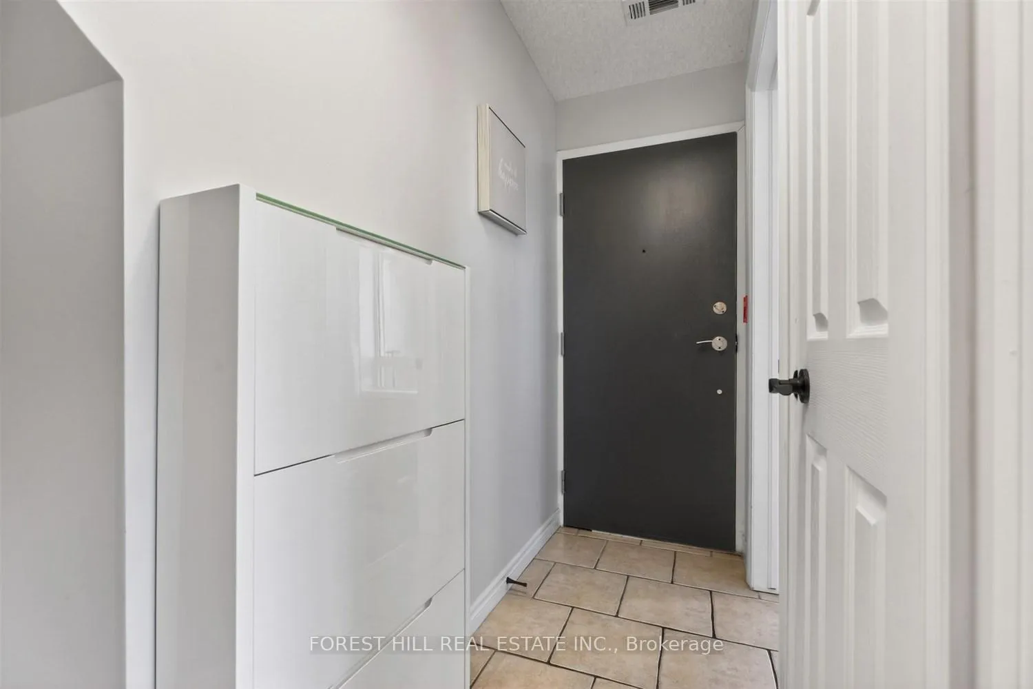 Photo 17 of Unit 3, 9 Sherman Avenue, Hamilton, Stipley — HOMEH