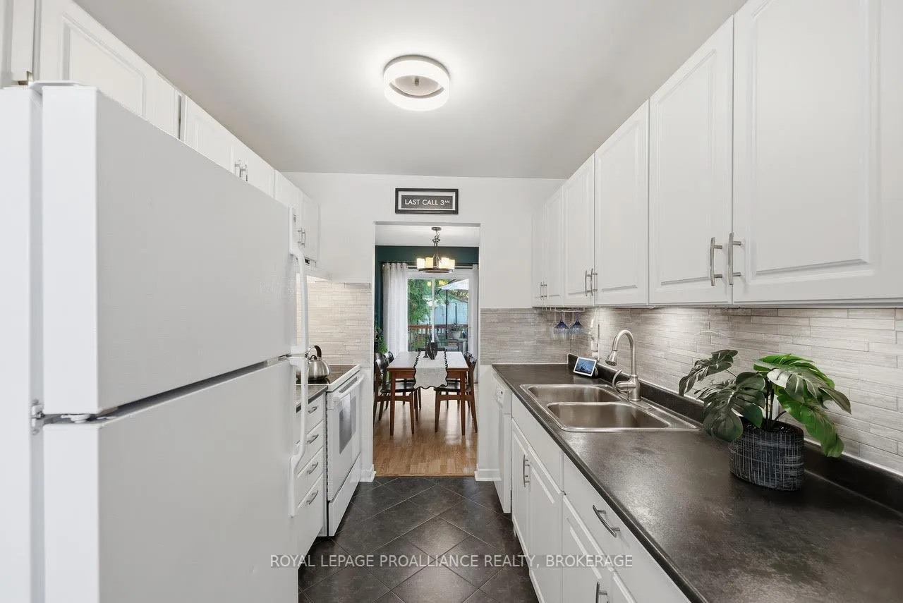 Photo 7 of 30 Barker Drive, Kingston, Kingston East (Incl Barret Crt) — HOMEH