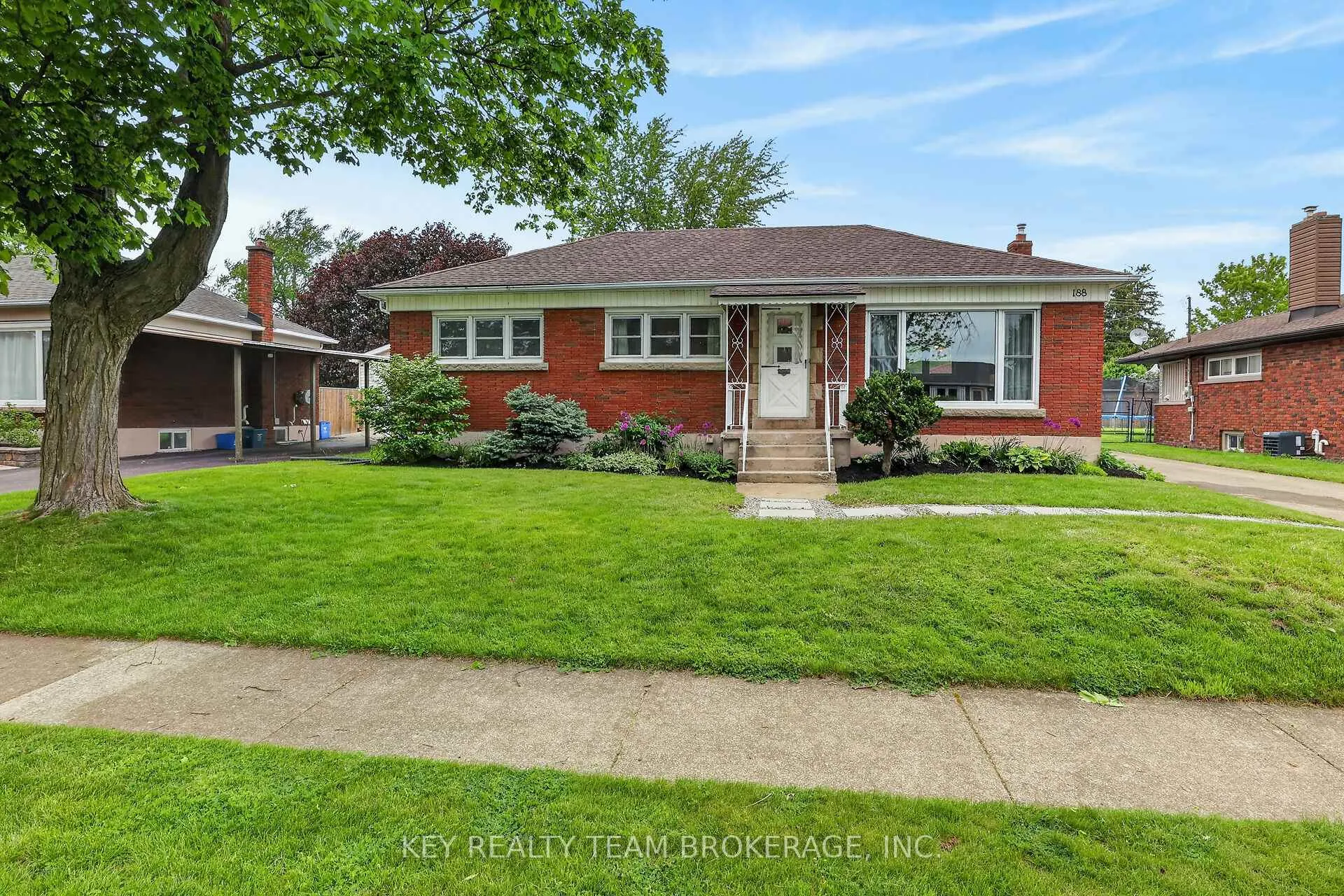 Photo 2 of 188 Price Avenue, Welland, Prince Charles — HOMEH