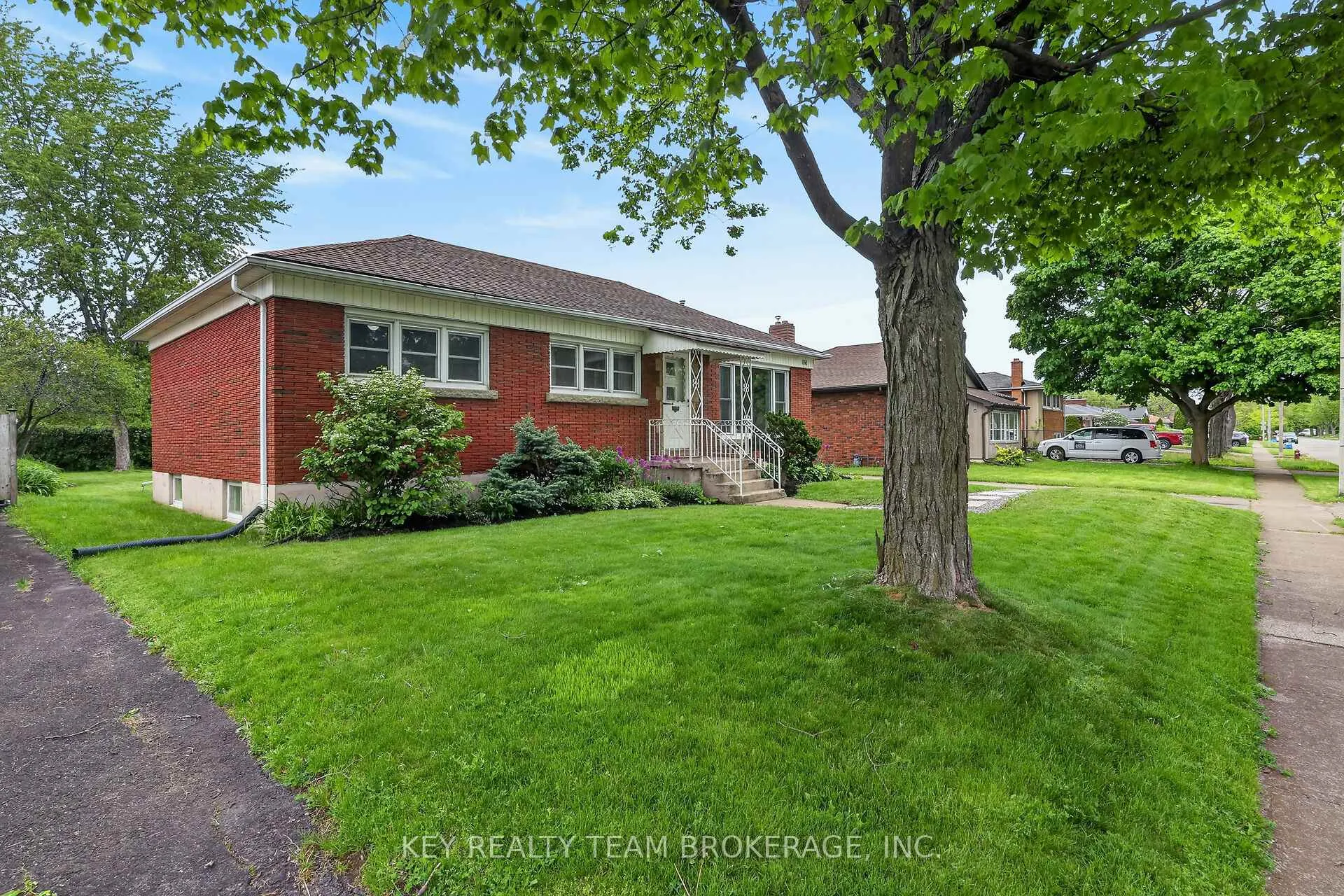 Photo 3 of 188 Price Avenue, Welland, Prince Charles — HOMEH