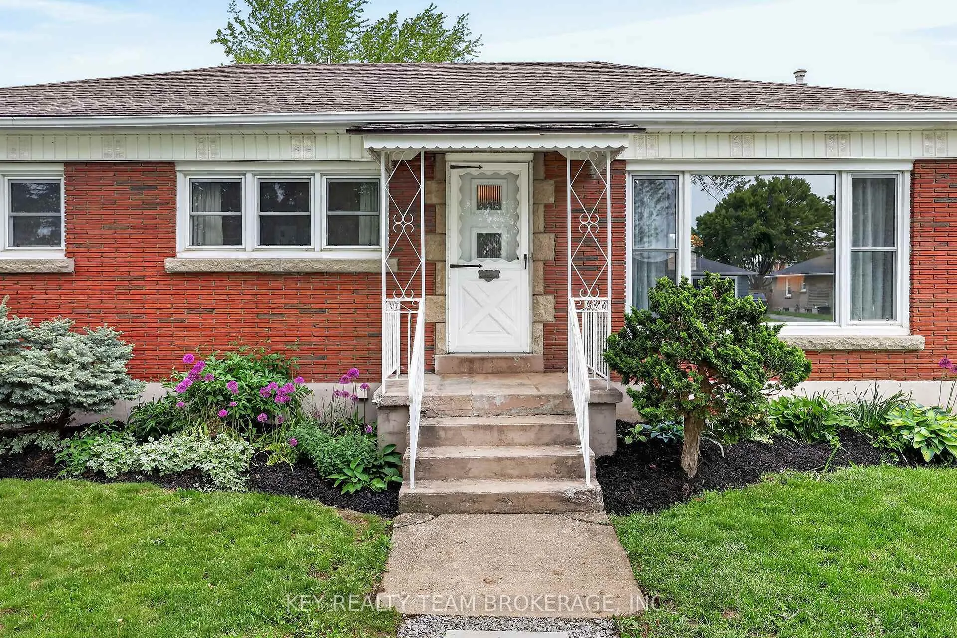 Photo 4 of 188 Price Avenue, Welland, Prince Charles — HOMEH
