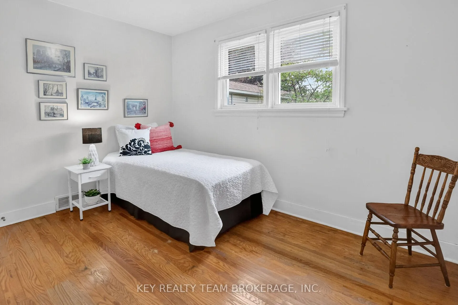 Photo 20 of 188 Price Avenue, Welland, Prince Charles — HOMEH
