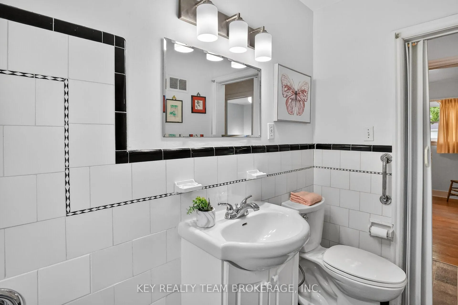 Photo 25 of 188 Price Avenue, Welland, Prince Charles — HOMEH