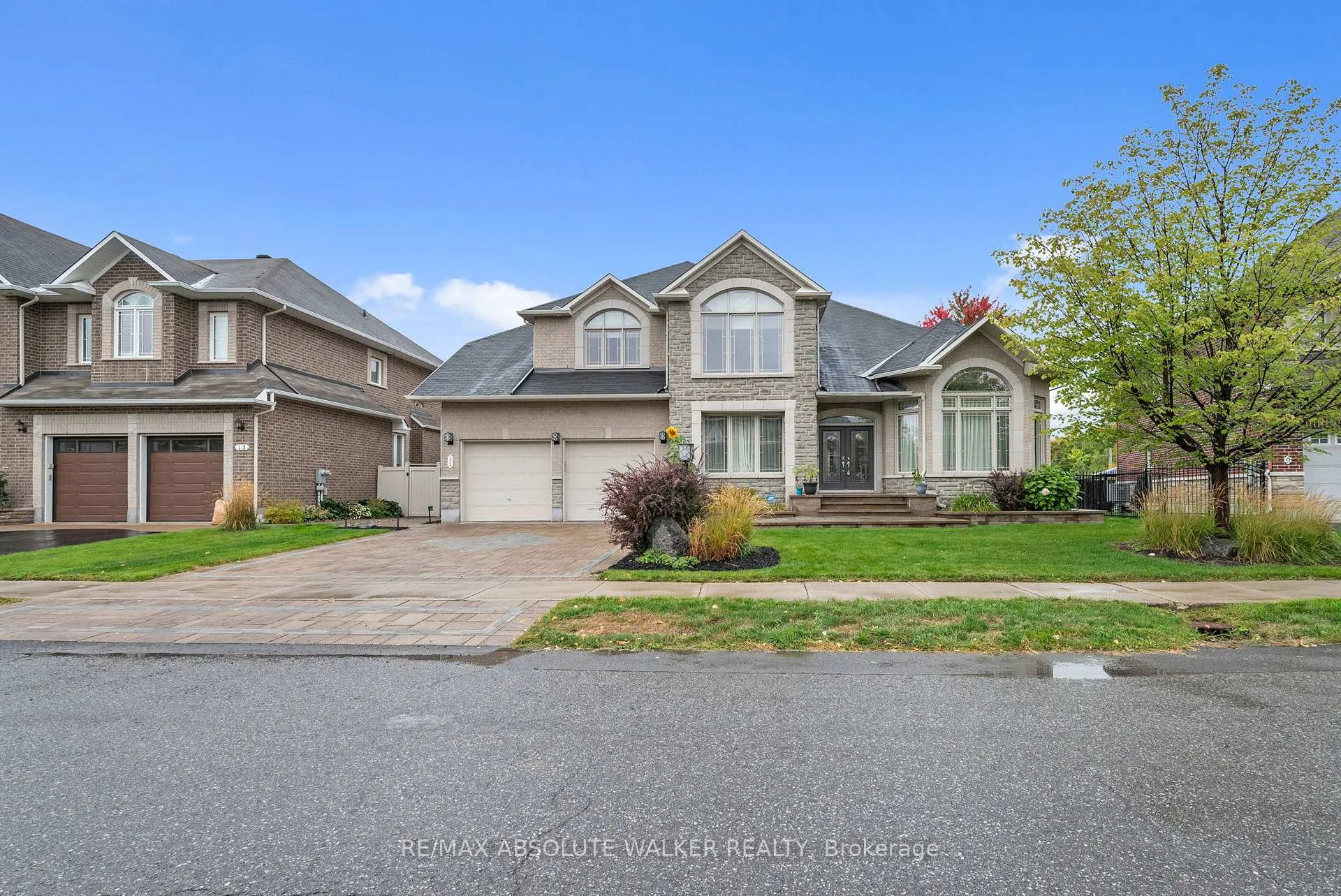 Photo 3 of 11 Tradewinds Drive, Ottawa, Barrhaven East — HOMEH
