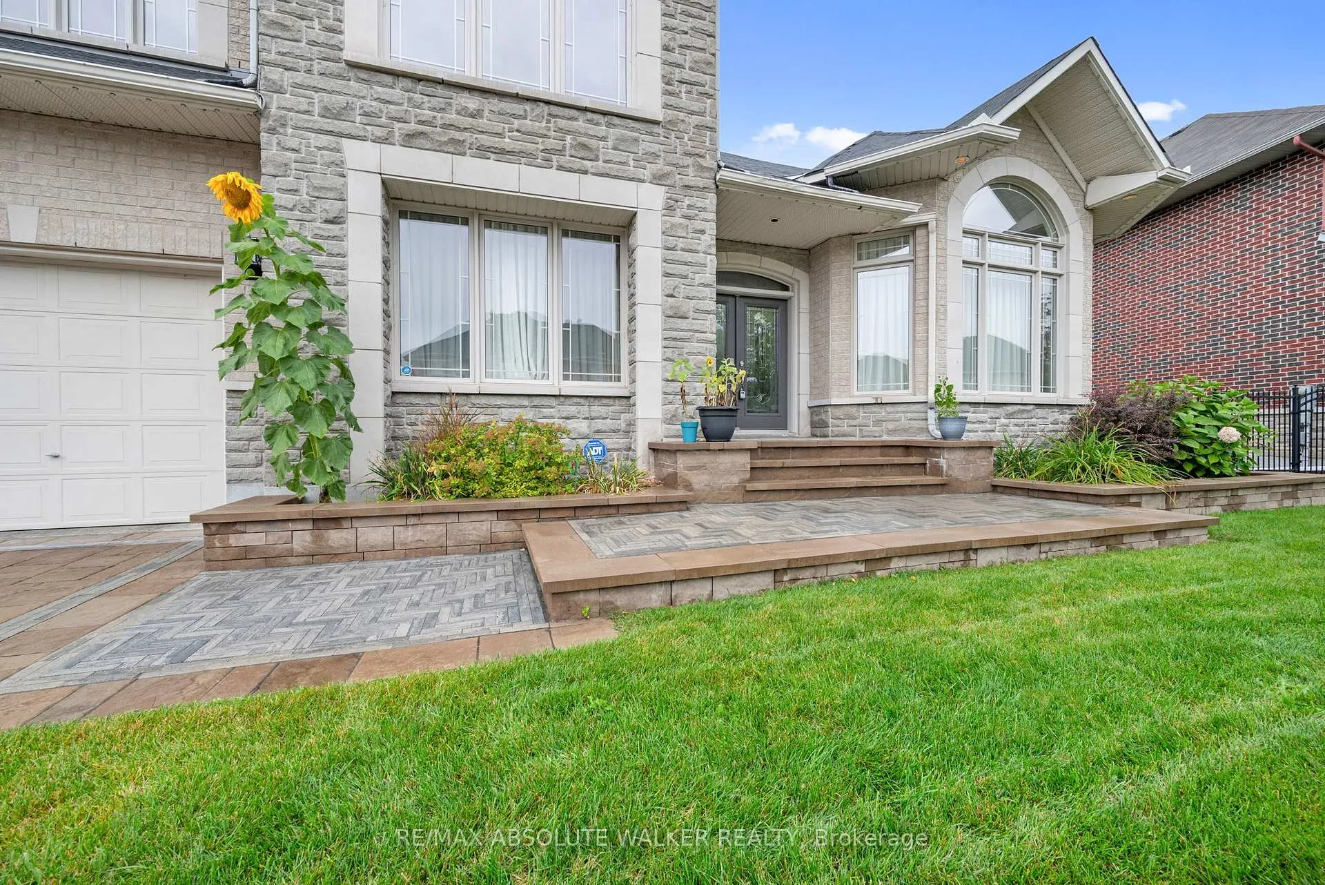 Photo 4 of 11 Tradewinds Drive, Ottawa, Barrhaven East — HOMEH