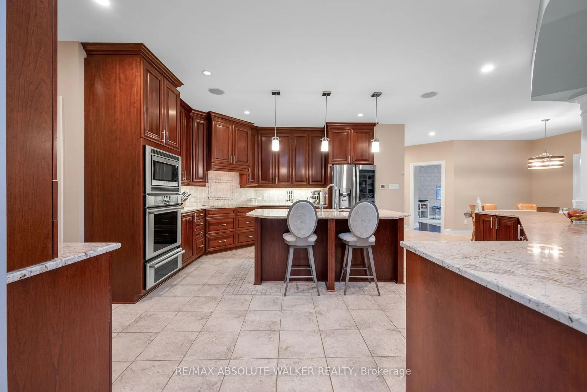 Photo 8 of 11 Tradewinds Drive, Ottawa, Barrhaven East — HOMEH