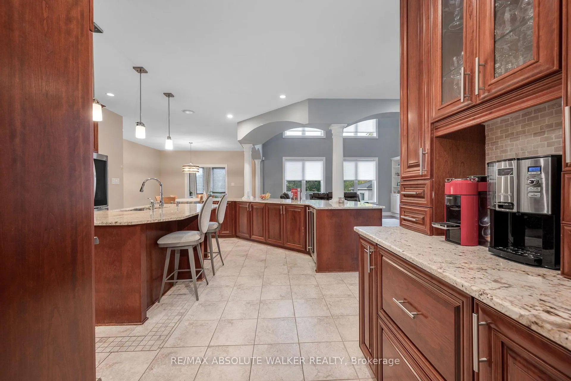 Photo 9 of 11 Tradewinds Drive, Ottawa, Barrhaven East — HOMEH