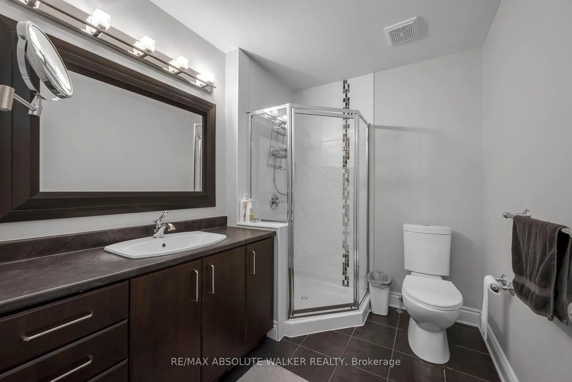 Photo 32 of 11 Tradewinds Drive, Ottawa, Barrhaven East — HOMEH
