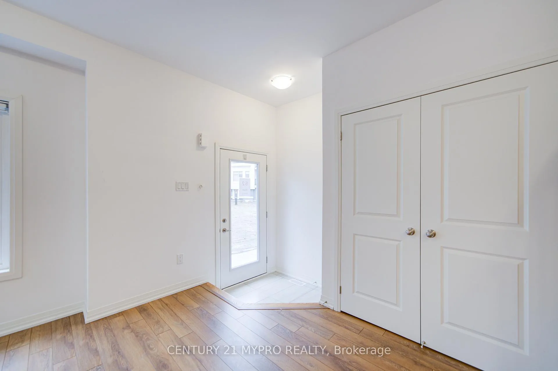 Photo 2 of 52 Alan Francis Lane, Markham, Cachet — HOMEH