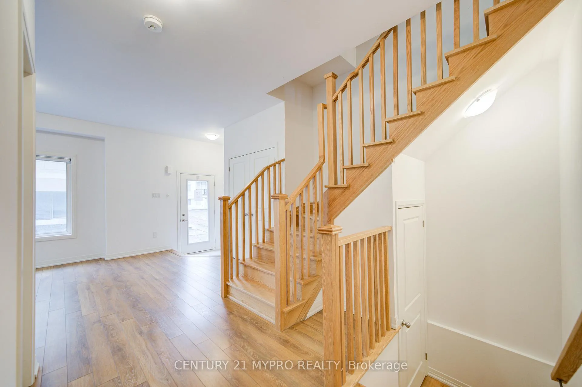 Photo 6 of 52 Alan Francis Lane, Markham, Cachet — HOMEH