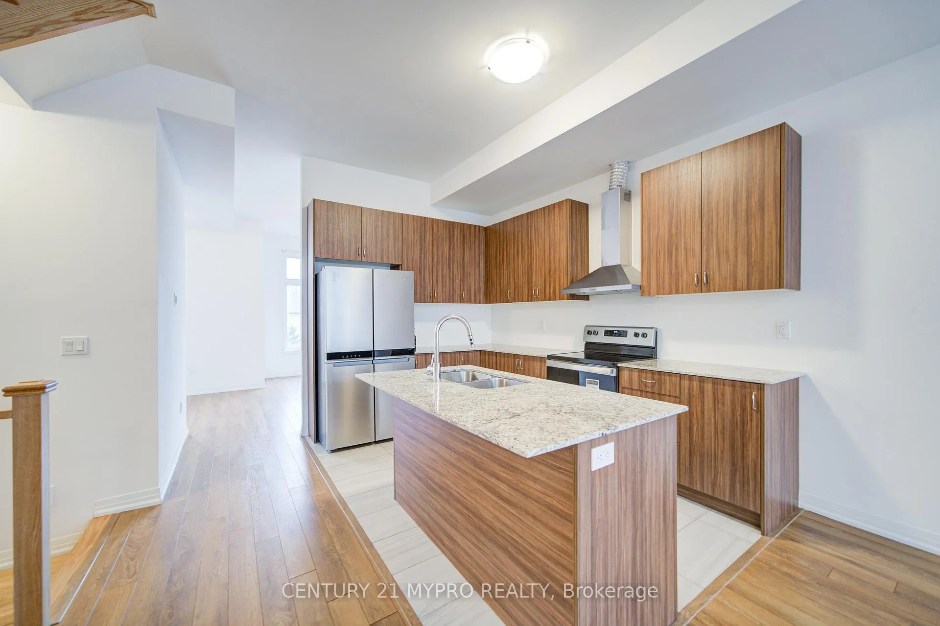 Photo 11 of 52 Alan Francis Lane, Markham, Cachet — HOMEH