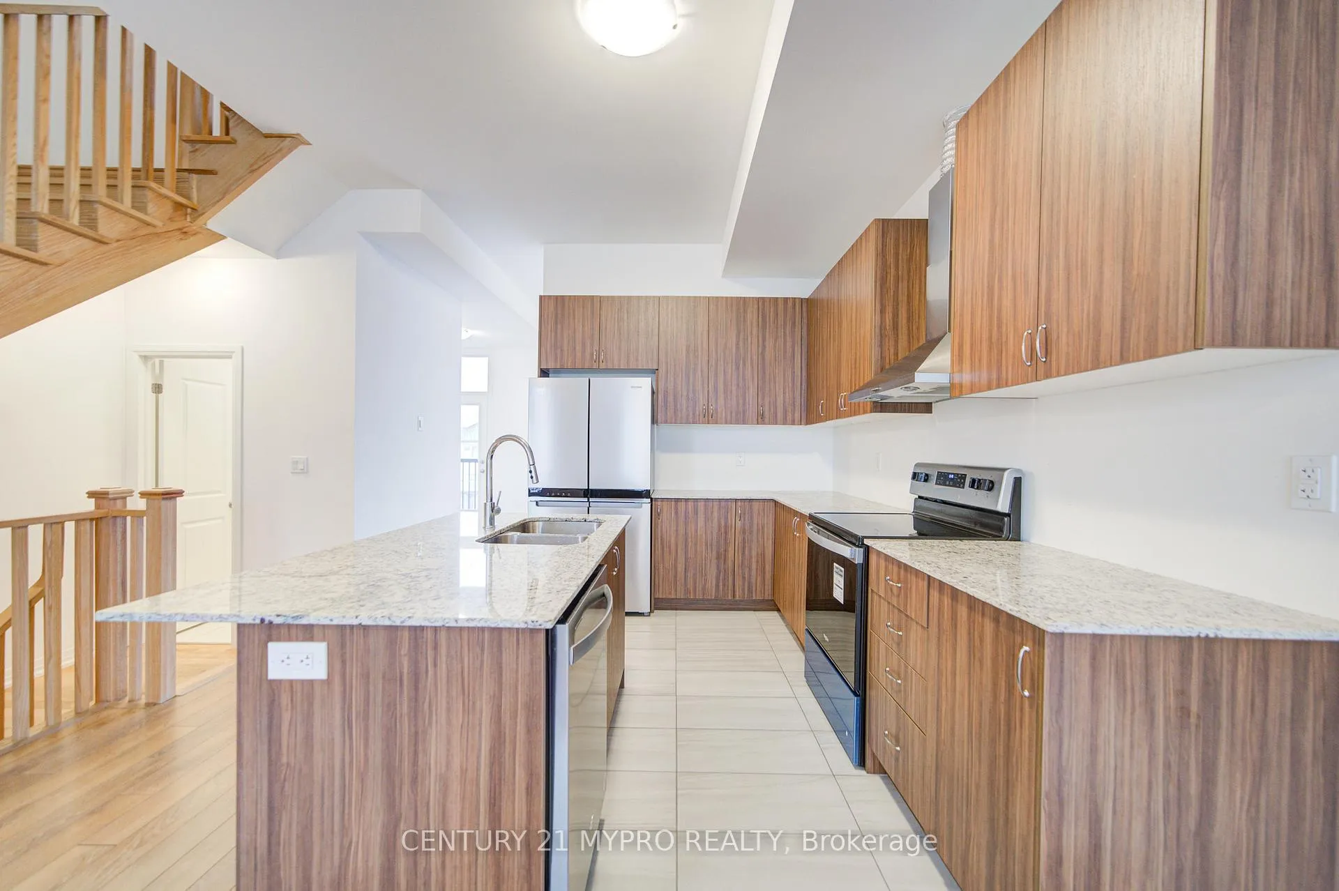 Photo 12 of 52 Alan Francis Lane, Markham, Cachet — HOMEH