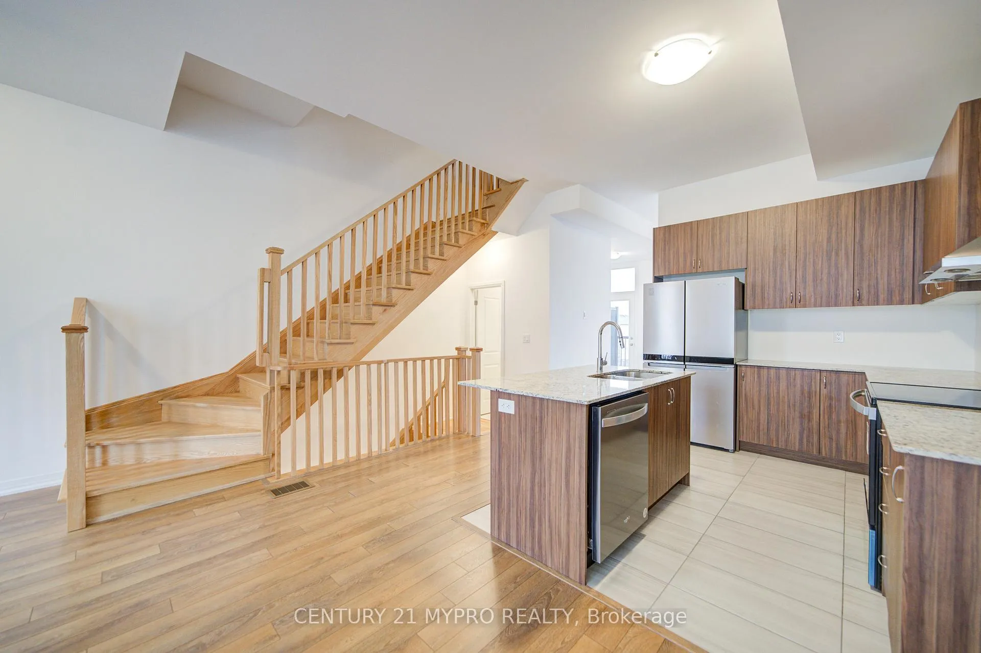 Photo 13 of 52 Alan Francis Lane, Markham, Cachet — HOMEH