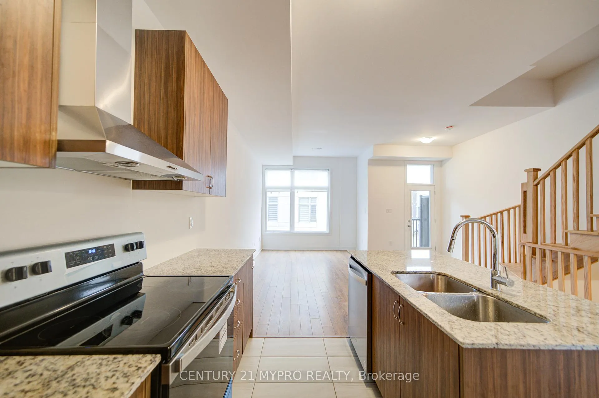 Photo 14 of 52 Alan Francis Lane, Markham, Cachet — HOMEH