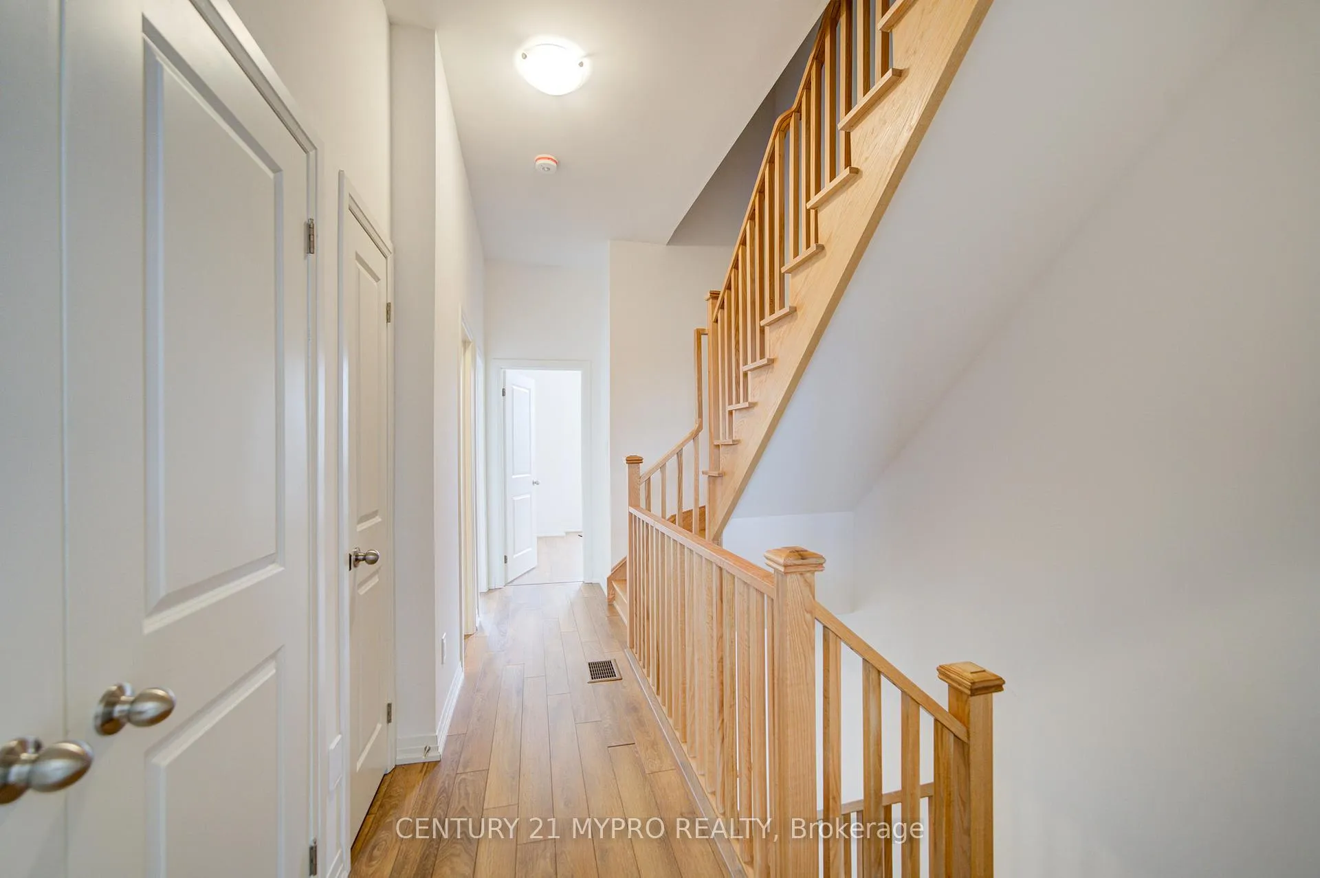 Photo 22 of 52 Alan Francis Lane, Markham, Cachet — HOMEH