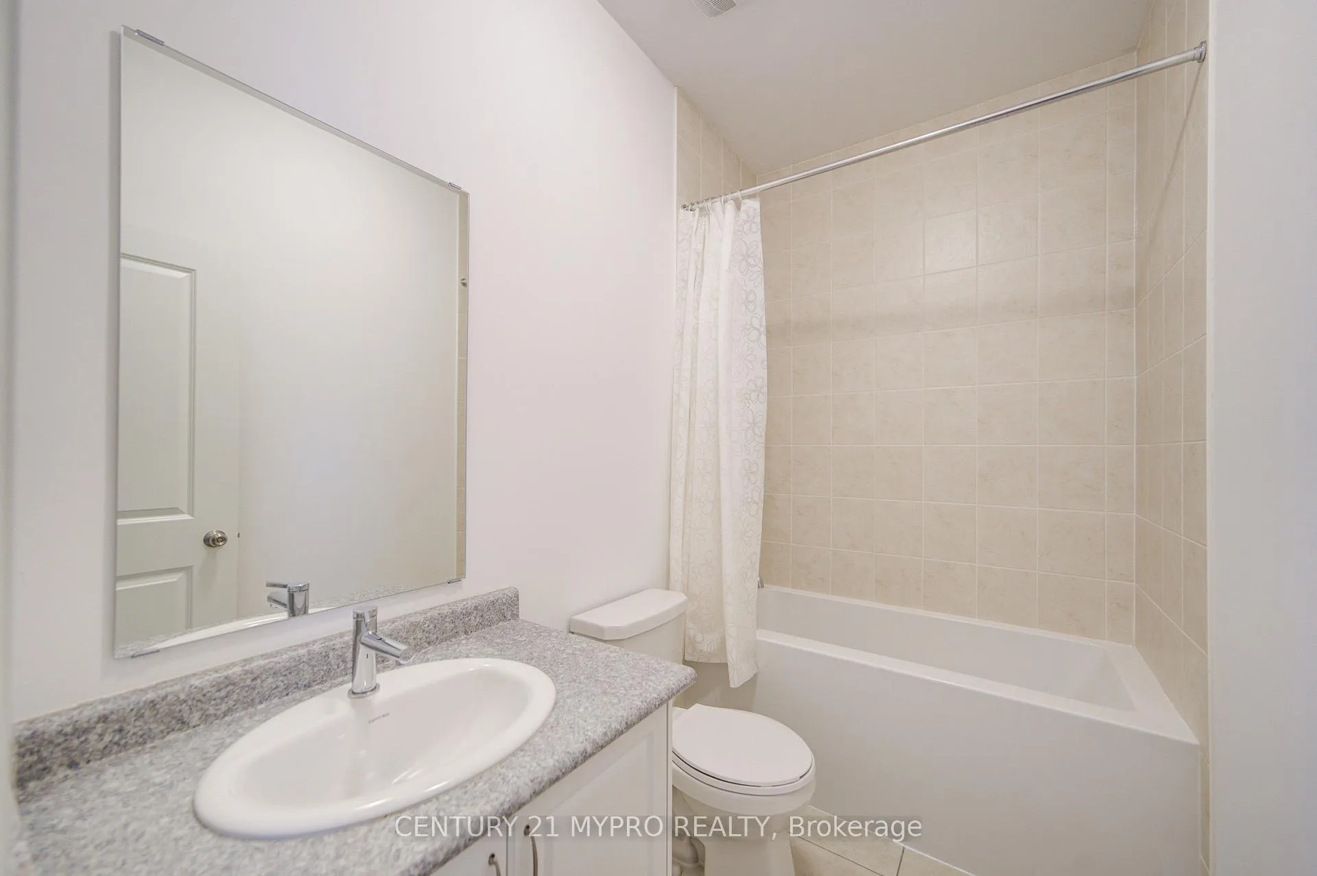 Photo 30 of 52 Alan Francis Lane, Markham, Cachet — HOMEH