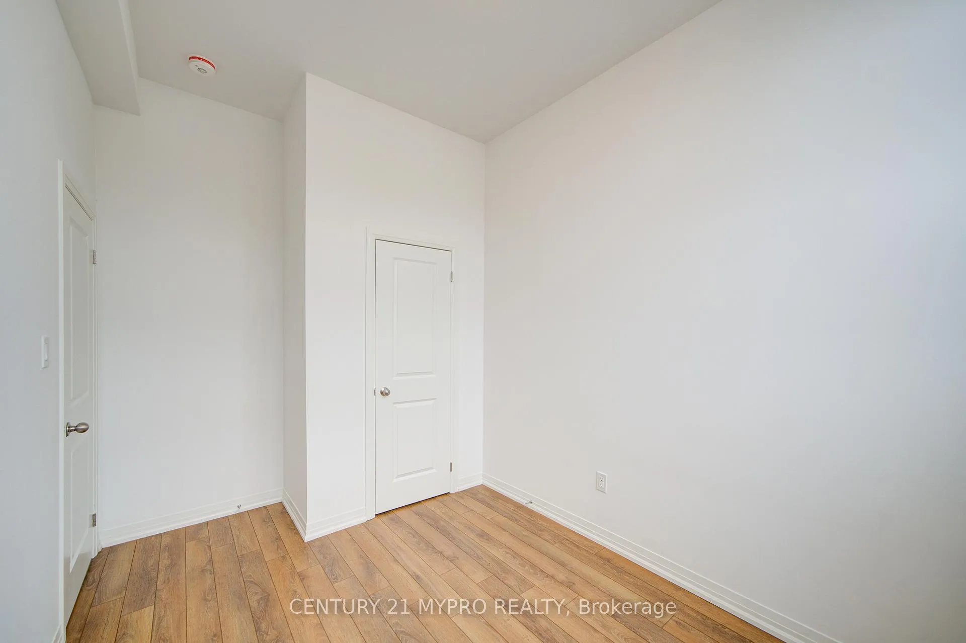 Photo 33 of 52 Alan Francis Lane, Markham, Cachet — HOMEH