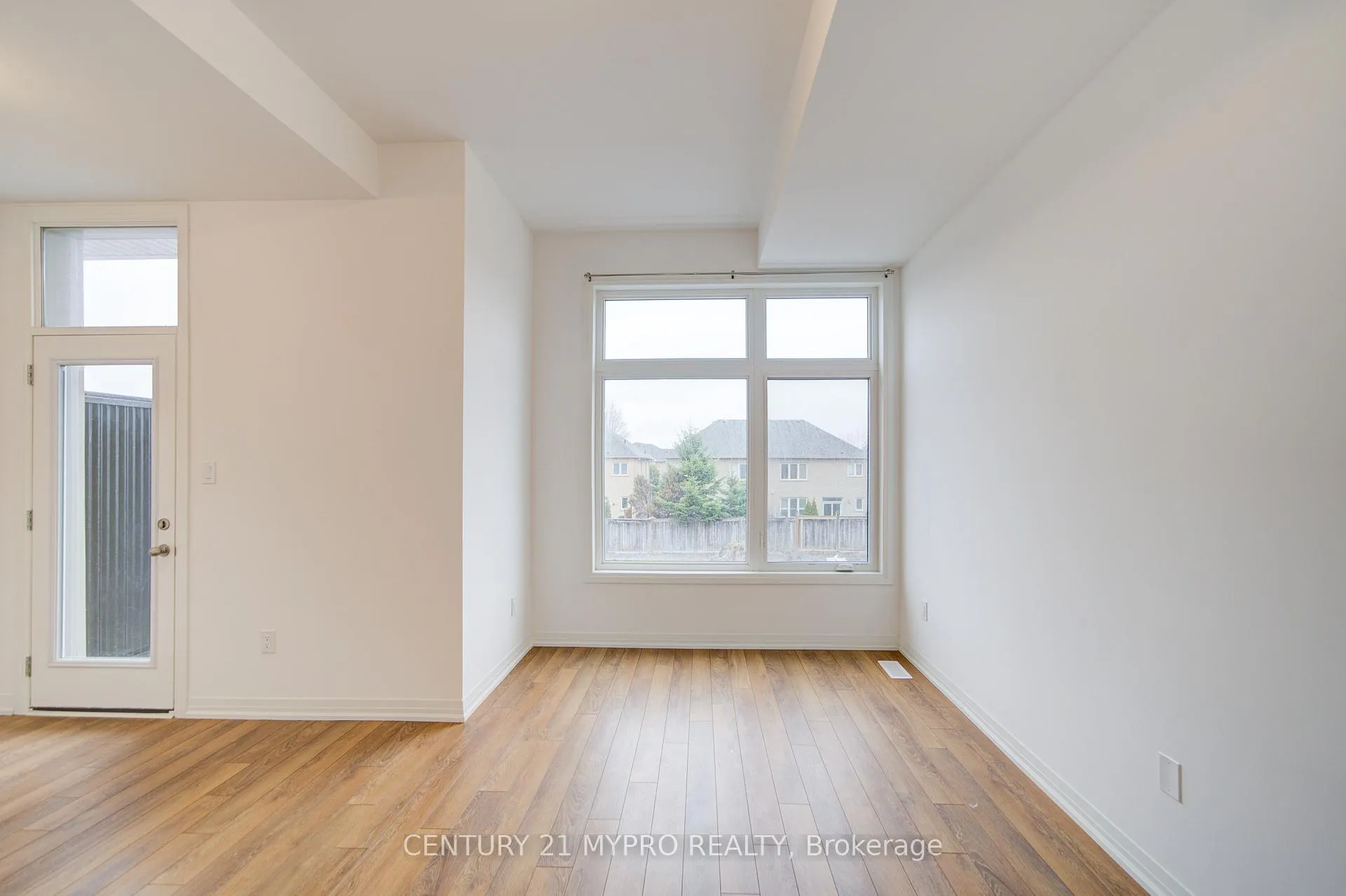 Photo 38 of 52 Alan Francis Lane, Markham, Cachet — HOMEH