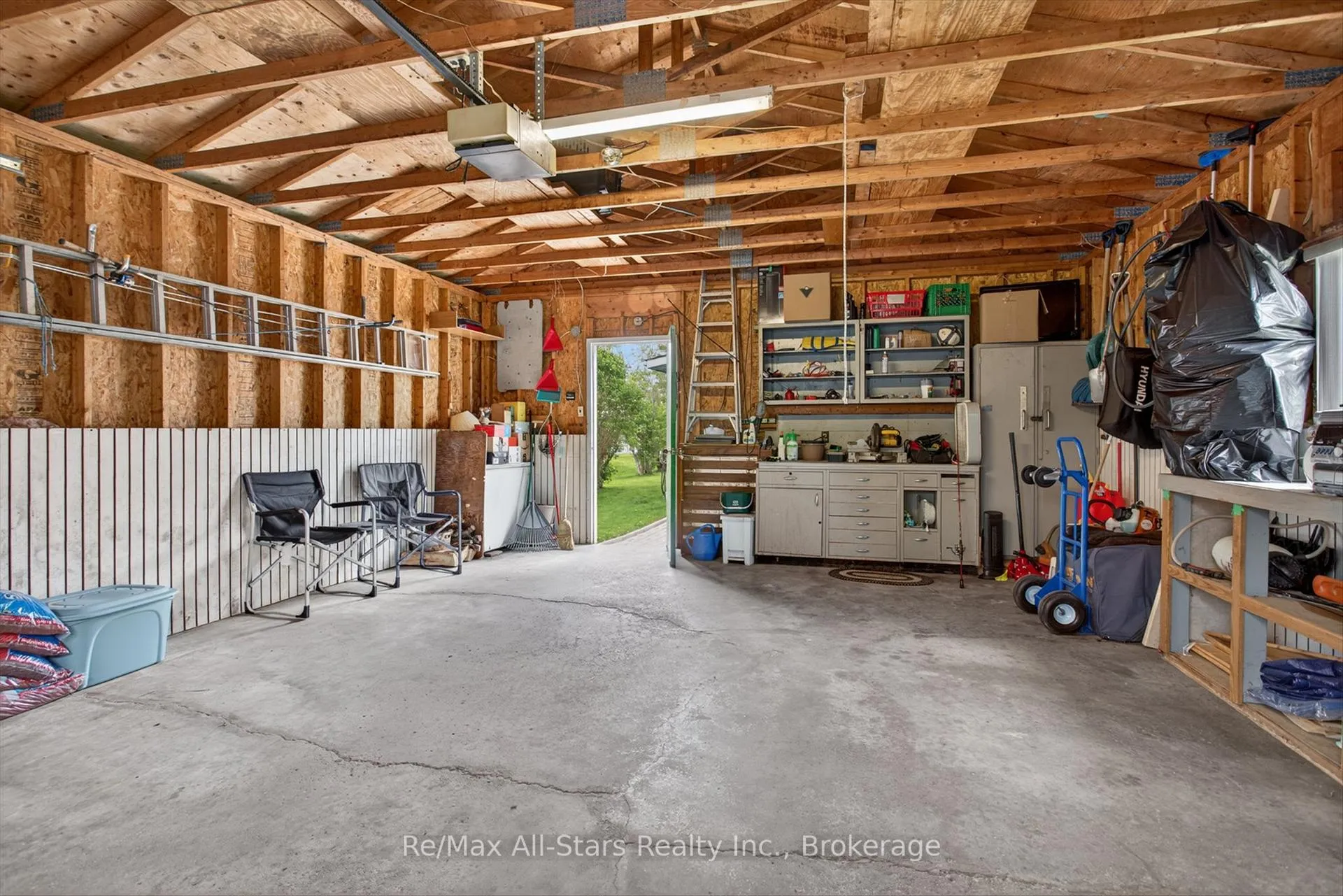Photo 28 of 132 Fenelon Drive, Kawartha Lakes, Fenelon — HOMEH