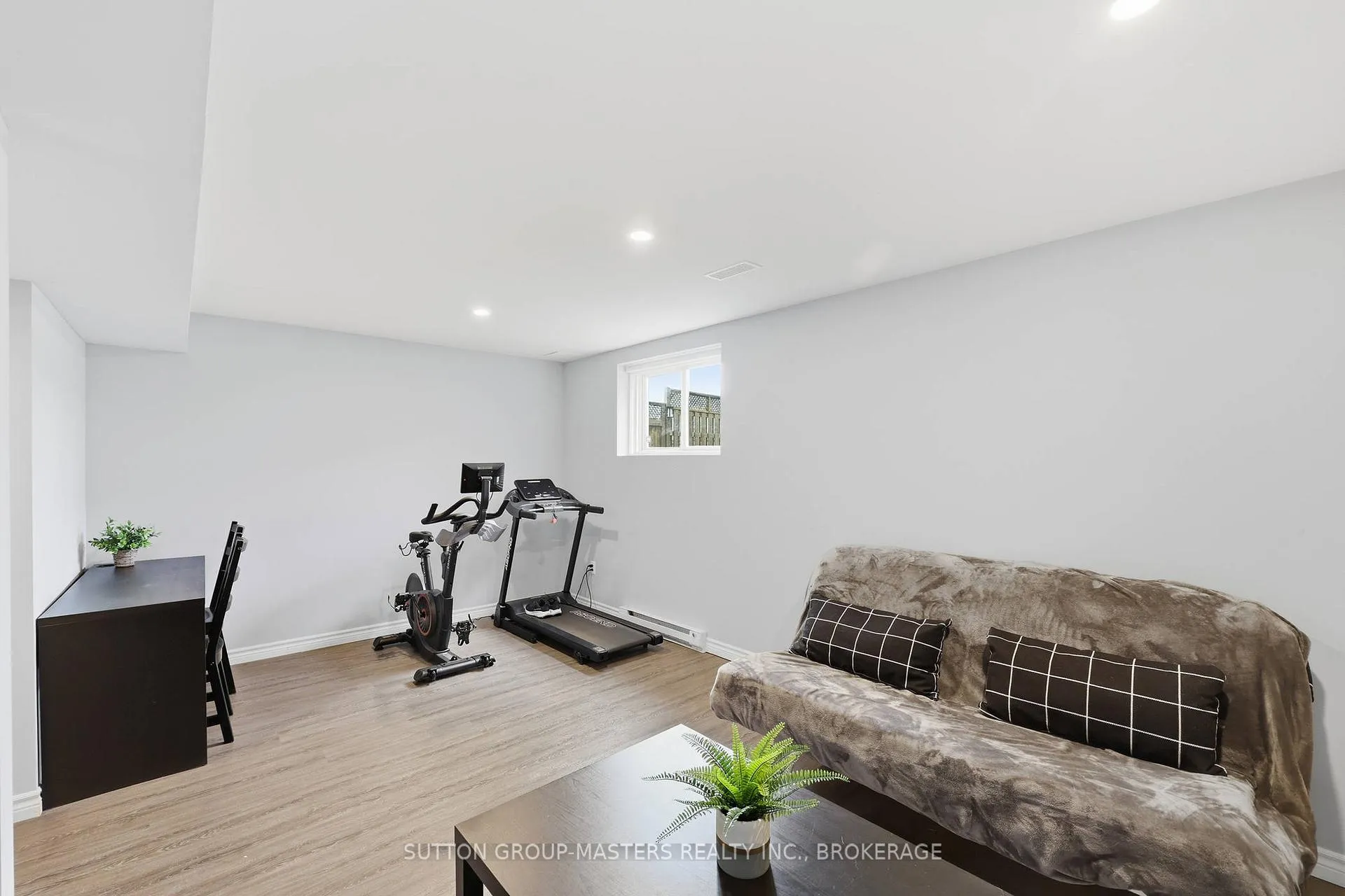 Photo 37 of 1596 Crimson Crescent, Kingston, City Northwest — HOMEH
