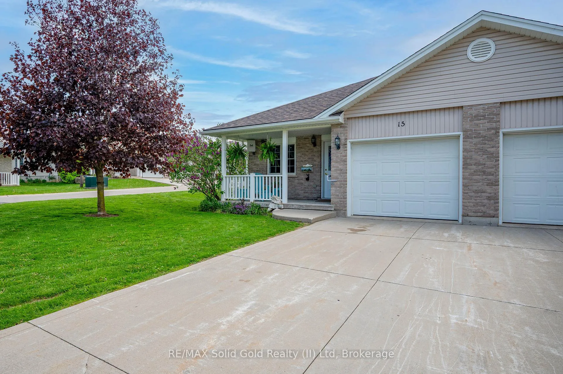 Photo 5 of 15 Pond View Drive, Wellesley — HOMEH