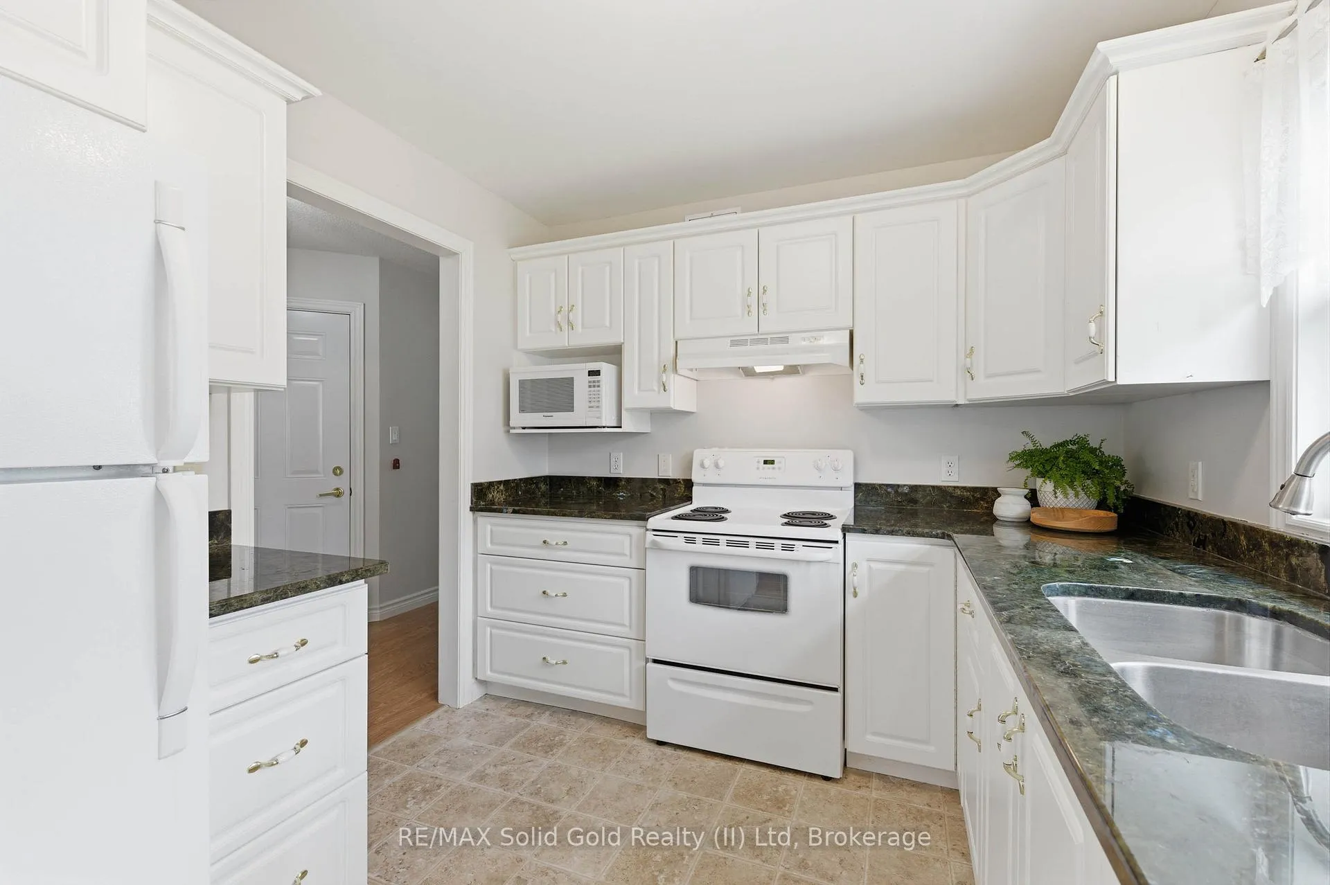 Photo 15 of 15 Pond View Drive, Wellesley — HOMEH