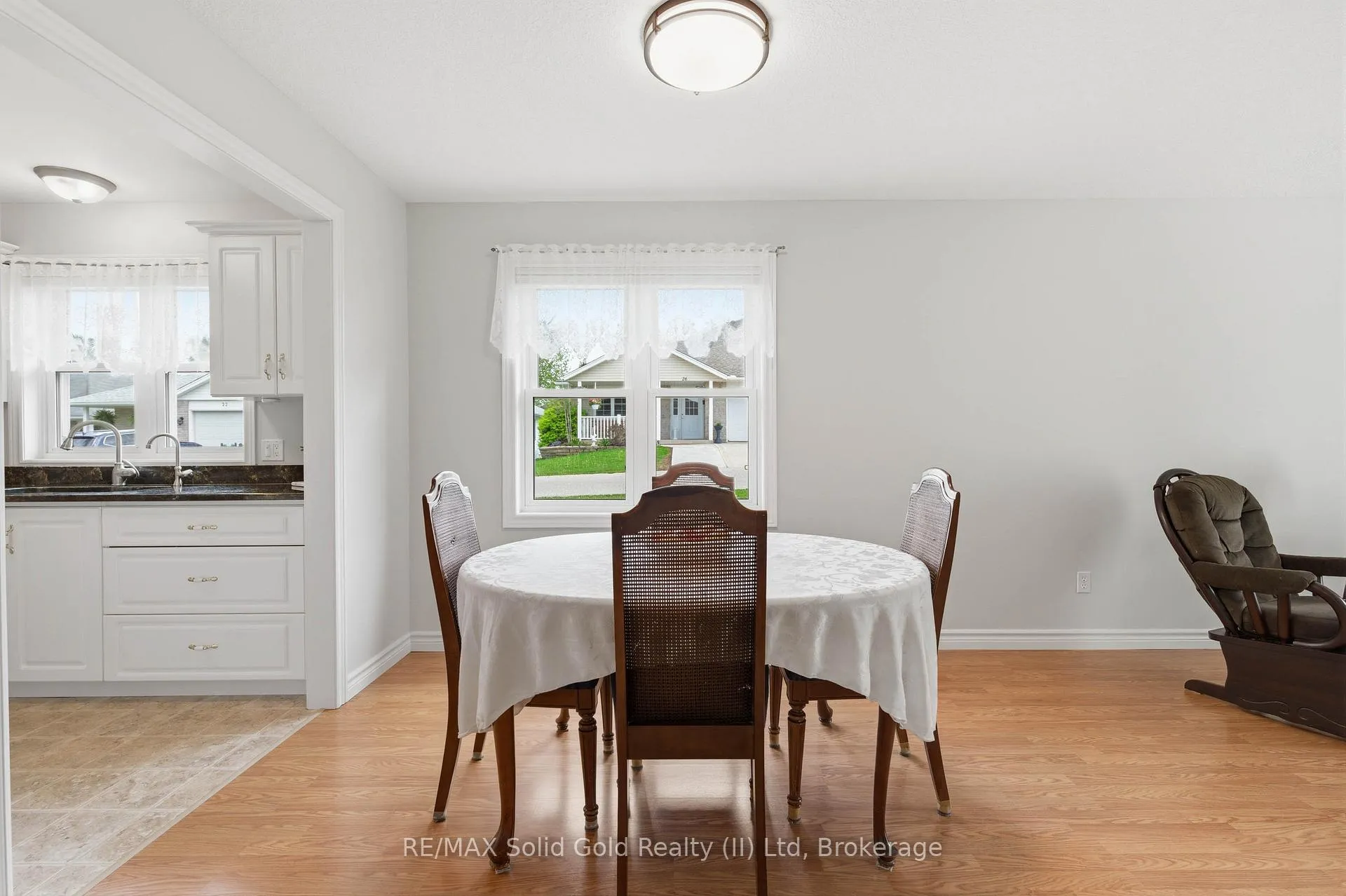 Photo 16 of 15 Pond View Drive, Wellesley — HOMEH