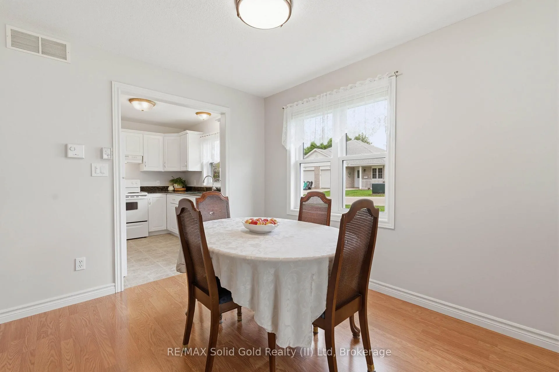 Photo 17 of 15 Pond View Drive, Wellesley — HOMEH