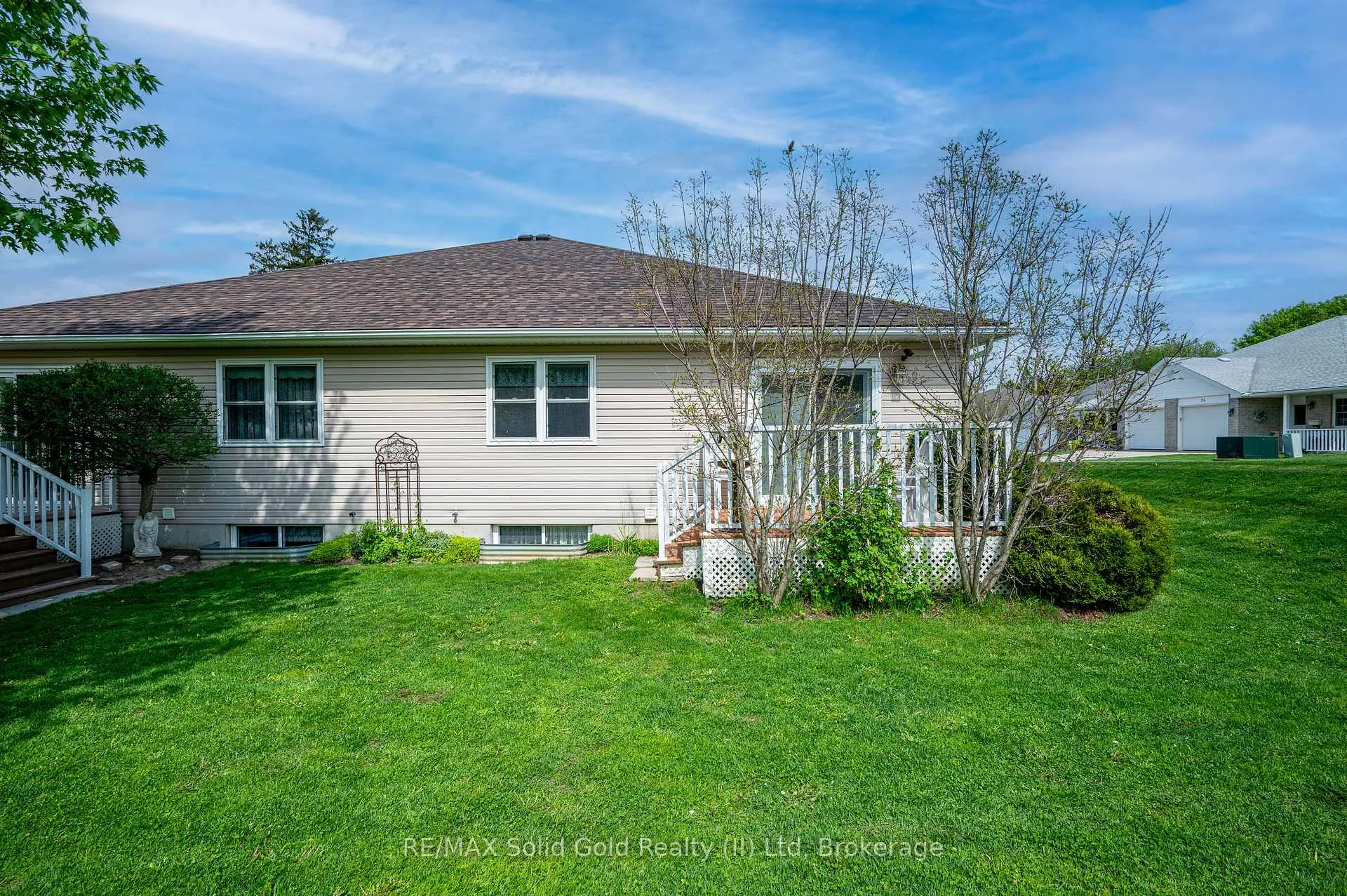 Photo 40 of 15 Pond View Drive, Wellesley — HOMEH