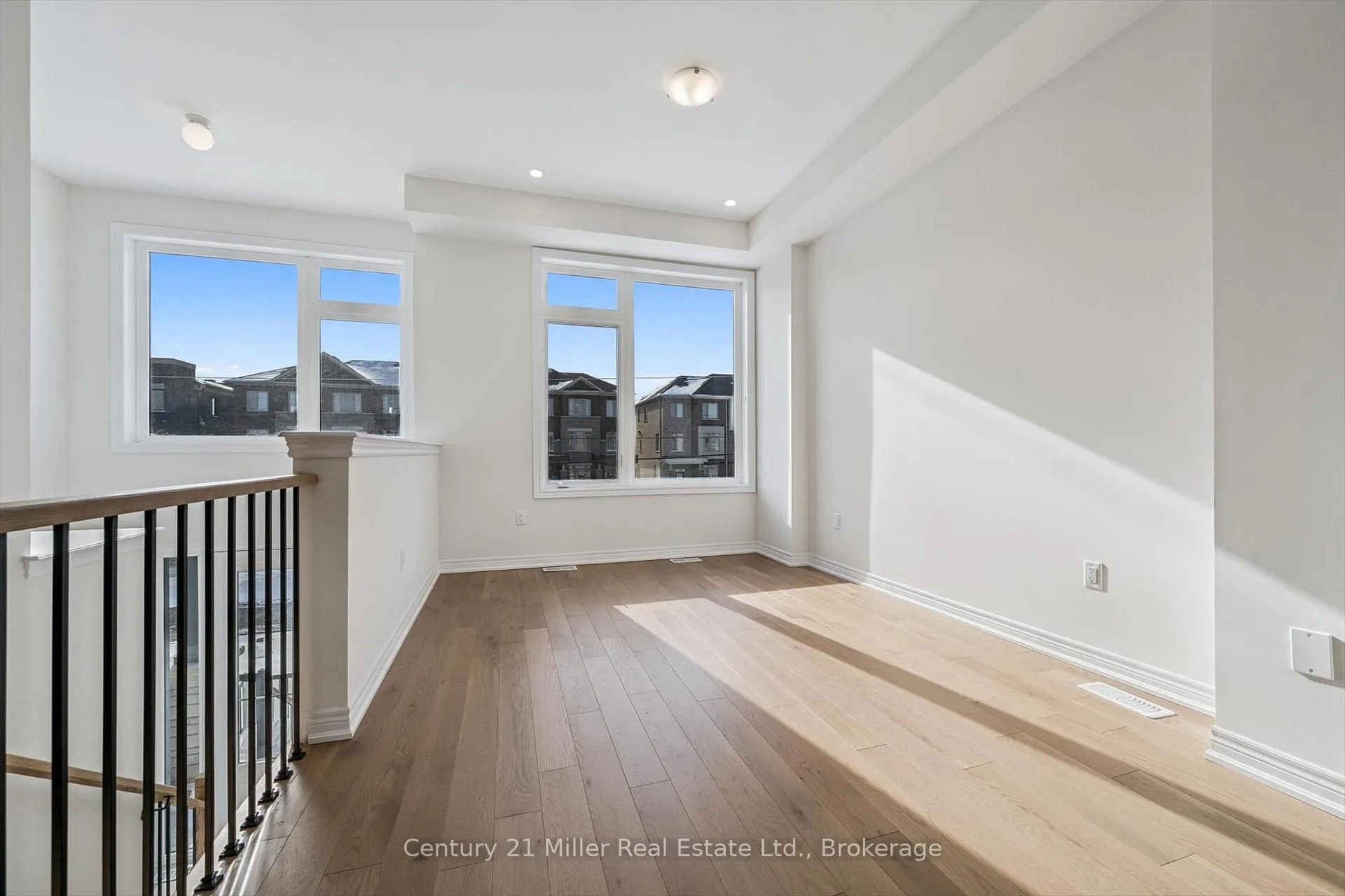 Photo 3 of 3199 Sixth Line, Oakville, Glenorchy — HOMEH