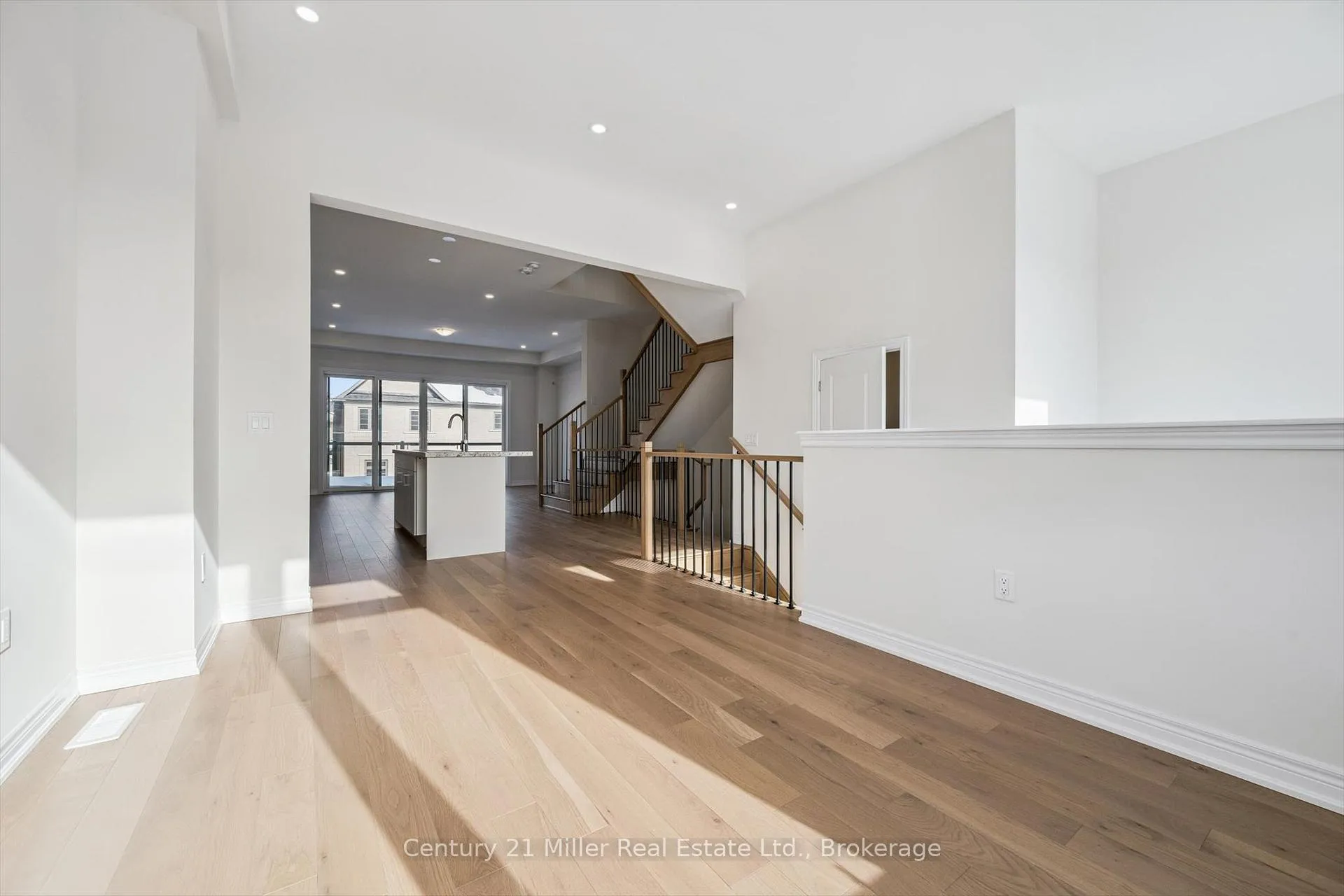 Photo 4 of 3199 Sixth Line, Oakville, Glenorchy — HOMEH
