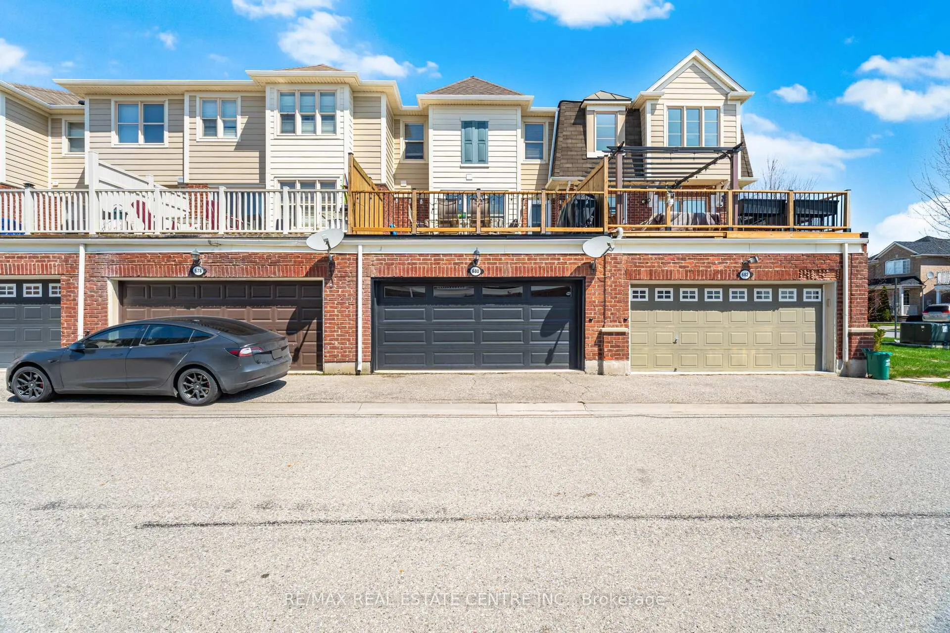 Photo 3 of 680 McEastern Path, Milton, Coates — HOMEH