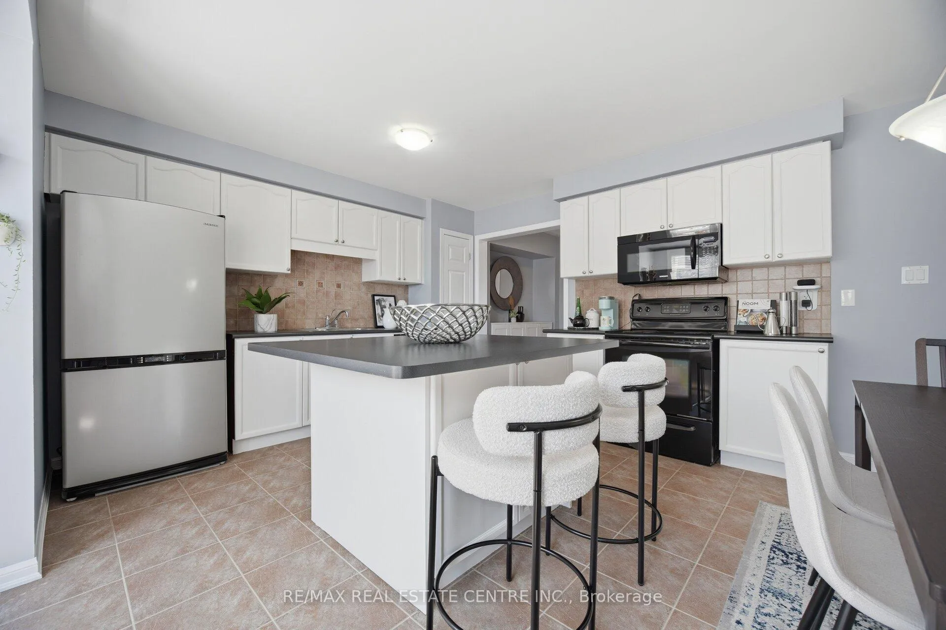 Photo 16 of 680 McEastern Path, Milton, Coates — HOMEH