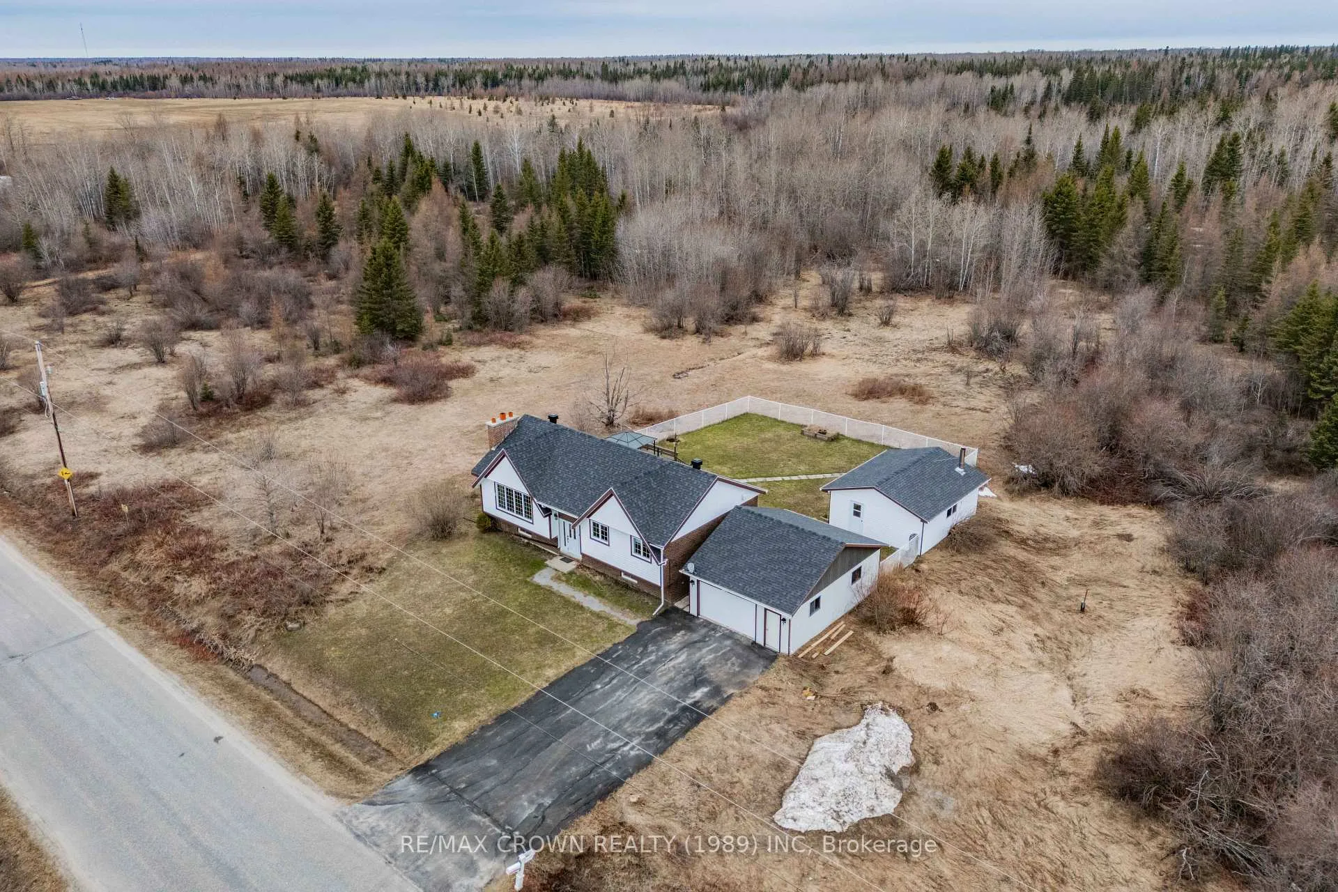 Photo 2 of 296 Brunetville Road, Kapuskasing — HOMEH