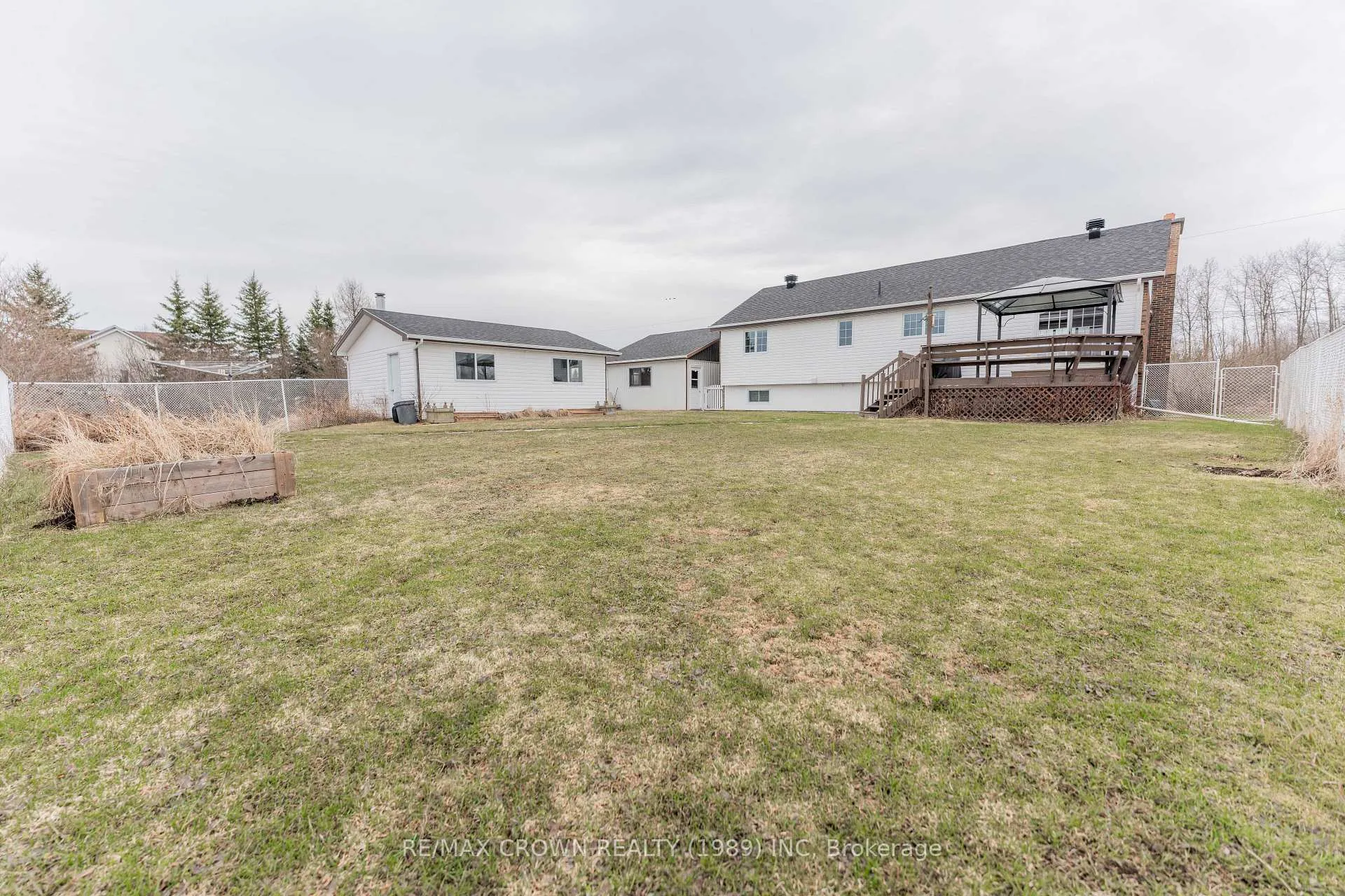 Photo 4 of 296 Brunetville Road, Kapuskasing — HOMEH