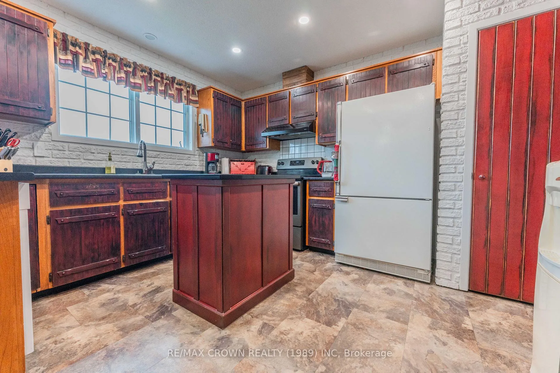 Photo 16 of 296 Brunetville Road, Kapuskasing — HOMEH
