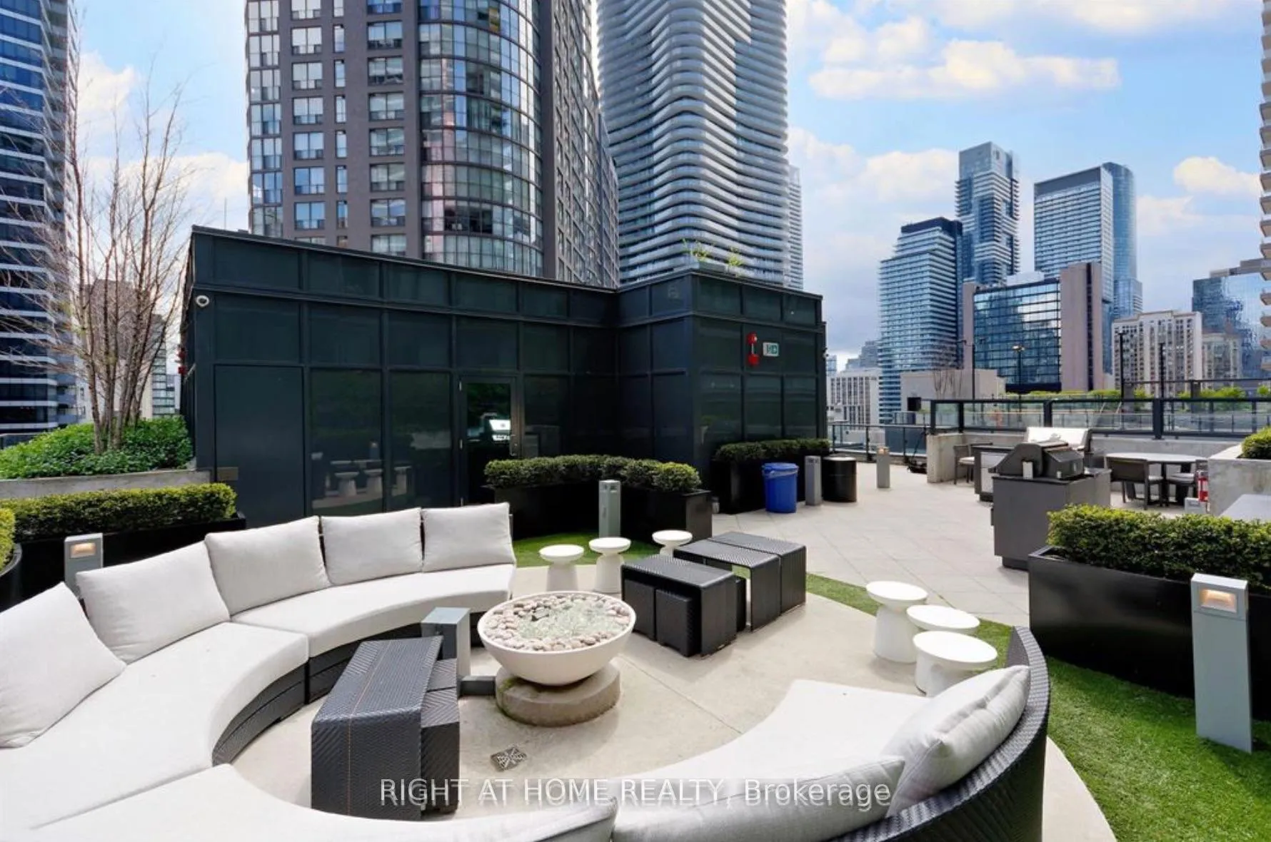 Photo 27 of Unit 2702, 955 Bay Street, Toronto, Bay Street Corridor — HOMEH