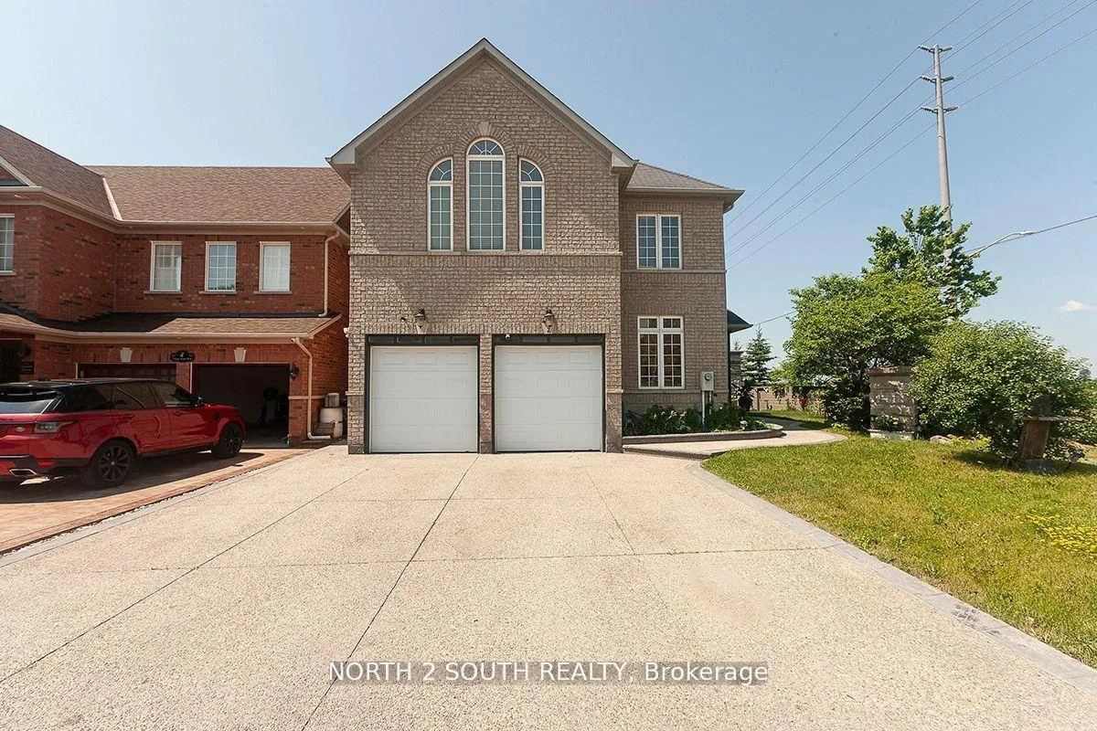 Photo 2 of 2 Yellow Avens Boulevard, Brampton, Sandringham-Wellington — HOMEH