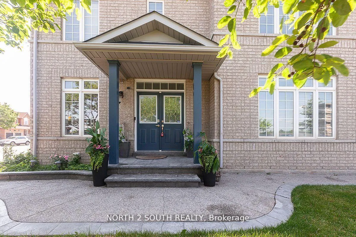 Photo 7 of 2 Yellow Avens Boulevard, Brampton, Sandringham-Wellington — HOMEH