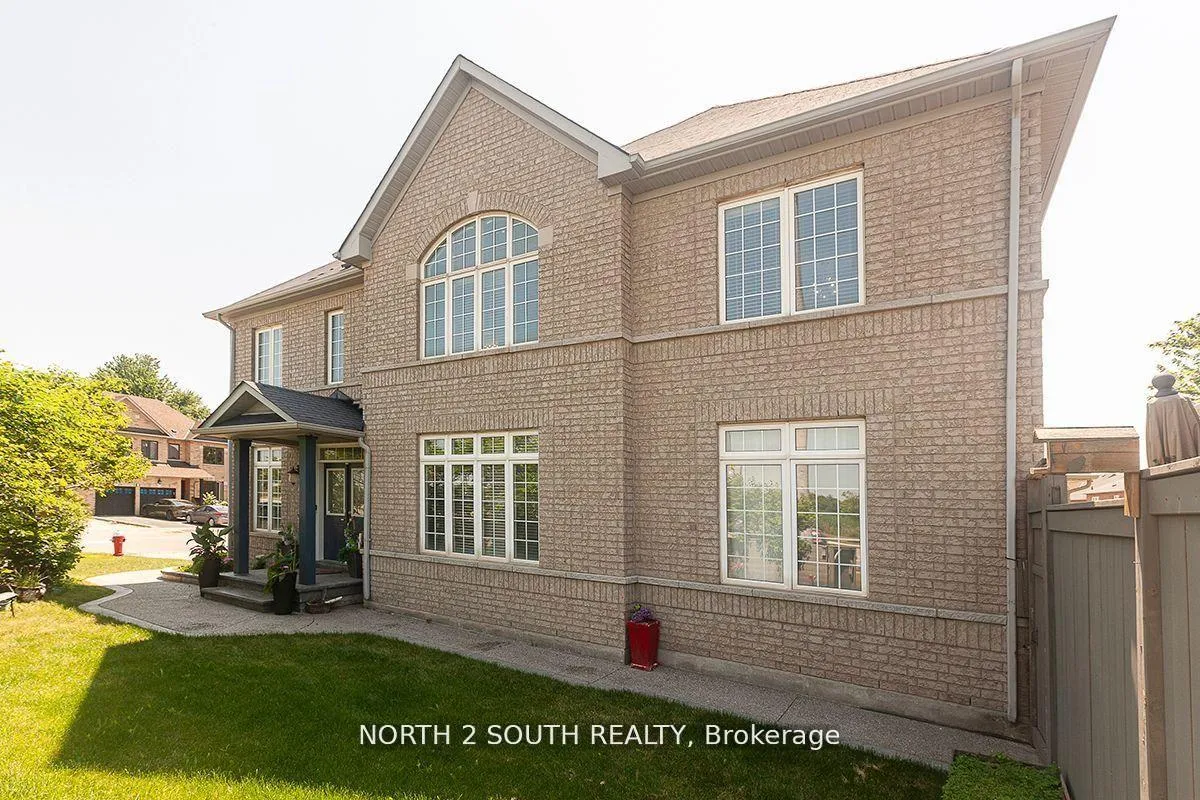 Photo 8 of 2 Yellow Avens Boulevard, Brampton, Sandringham-Wellington — HOMEH