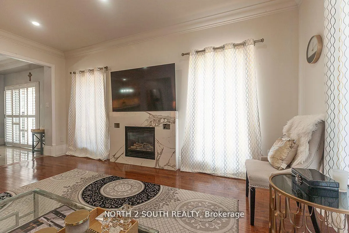 Photo 13 of 2 Yellow Avens Boulevard, Brampton, Sandringham-Wellington — HOMEH