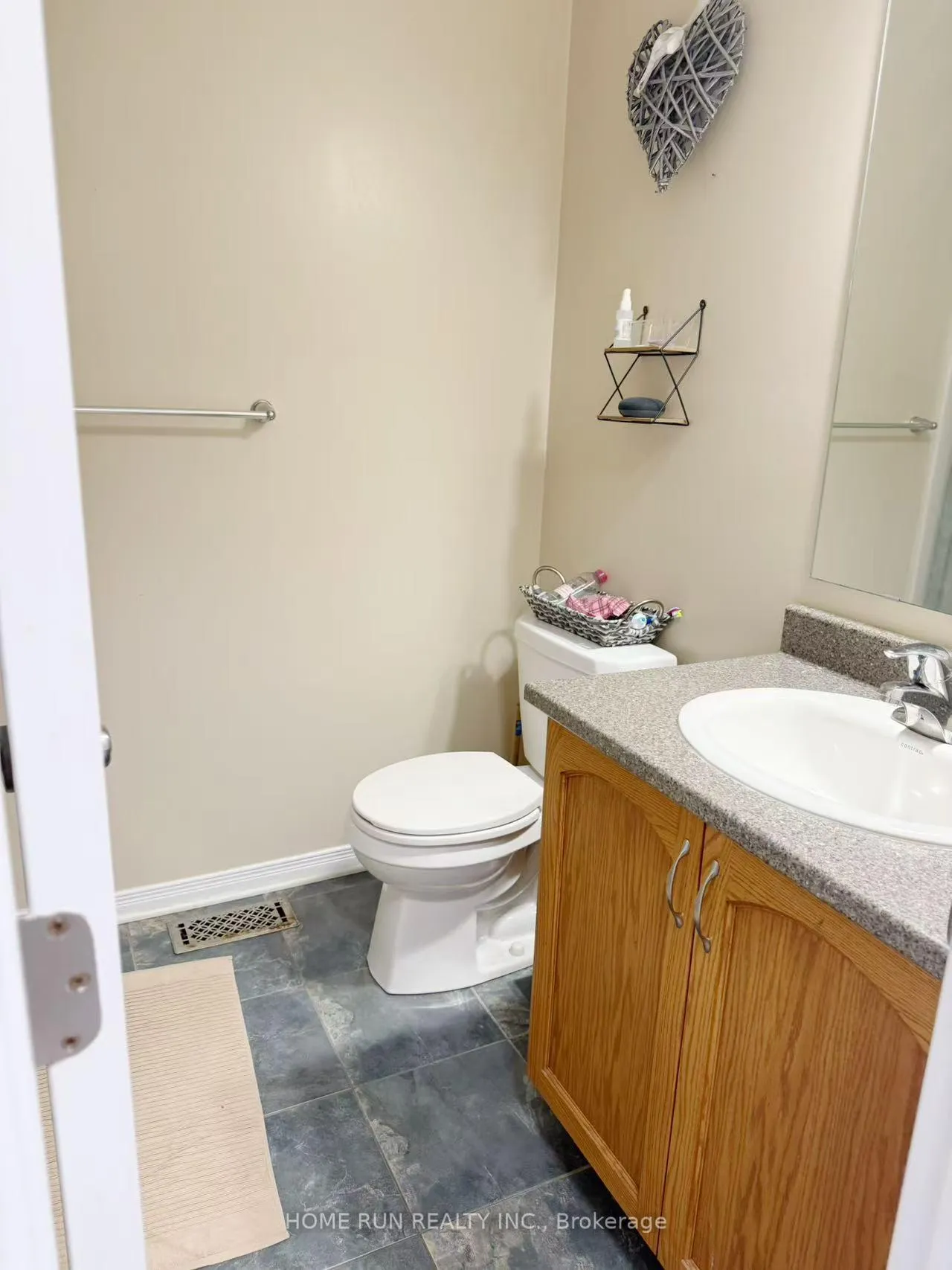 Photo 3 of 212 Losino Crescent, Ottawa, Kanata - Emerald Meadows/Trailwest — HOMEH