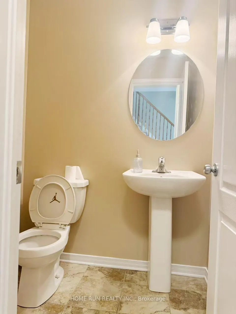 Photo 4 of 212 Losino Crescent, Ottawa, Kanata - Emerald Meadows/Trailwest — HOMEH