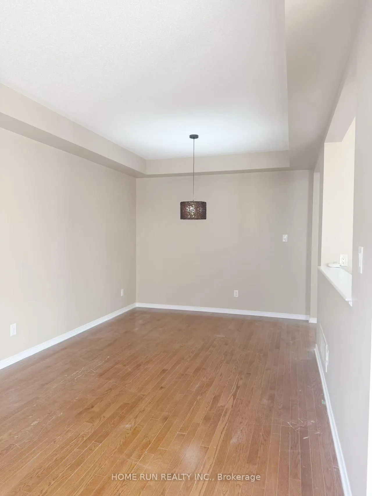Photo 13 of 212 Losino Crescent, Ottawa, Kanata - Emerald Meadows/Trailwest — HOMEH