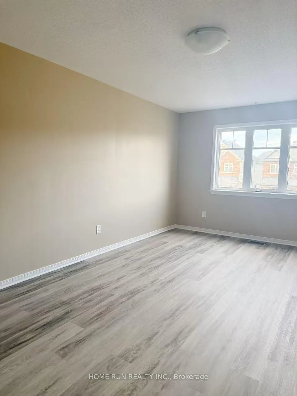 Photo 18 of 212 Losino Crescent, Ottawa, Kanata - Emerald Meadows/Trailwest — HOMEH