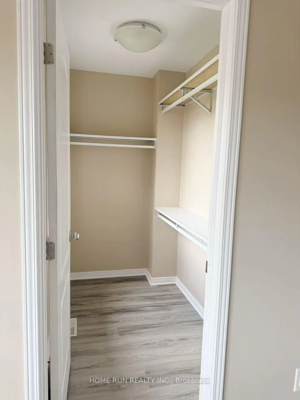 Photo 19 of 212 Losino Crescent, Ottawa, Kanata - Emerald Meadows/Trailwest — HOMEH