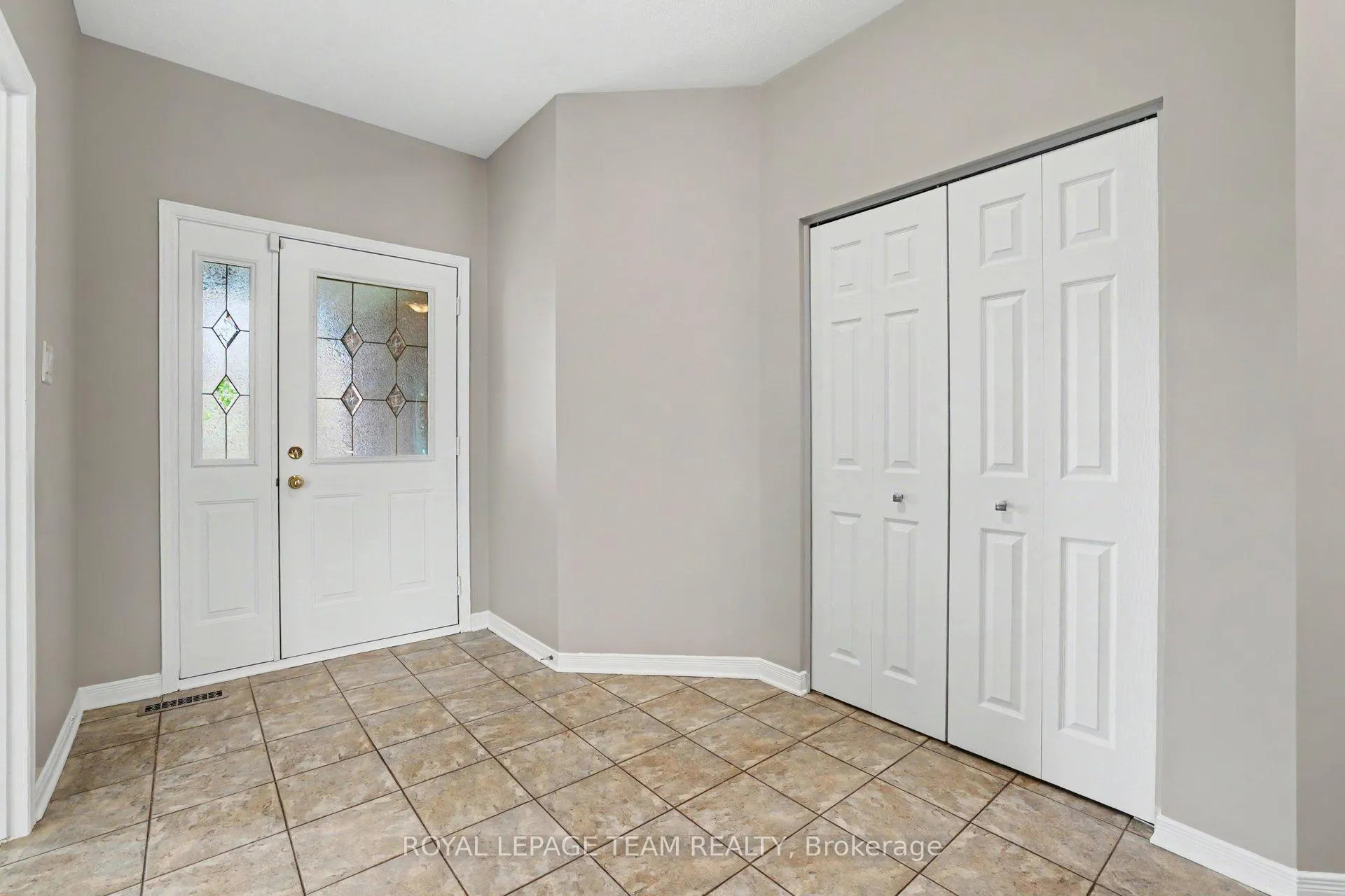 Photo 4 of 15 Ladybirds Crescent, Ottawa, Stittsville (North) — HOMEH