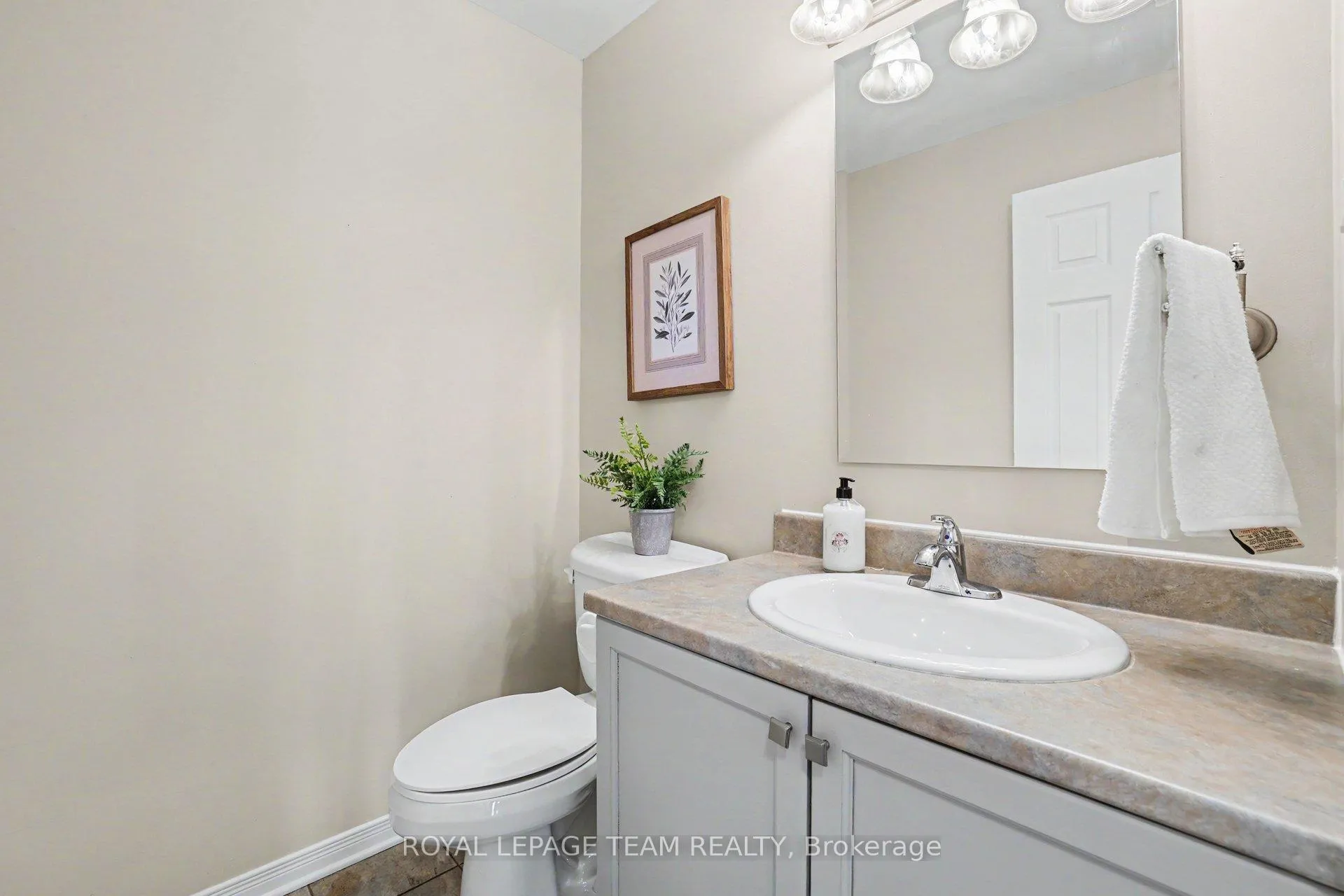 Photo 20 of 15 Ladybirds Crescent, Ottawa, Stittsville (North) — HOMEH