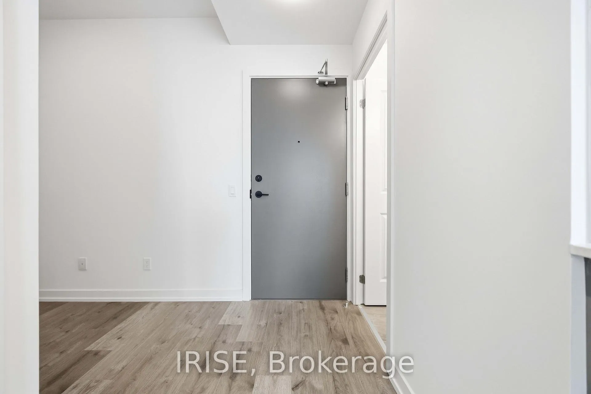Photo 8 of Unit 307, 1010 Dundas Street E, Whitby, Pringle Creek — HOMEH