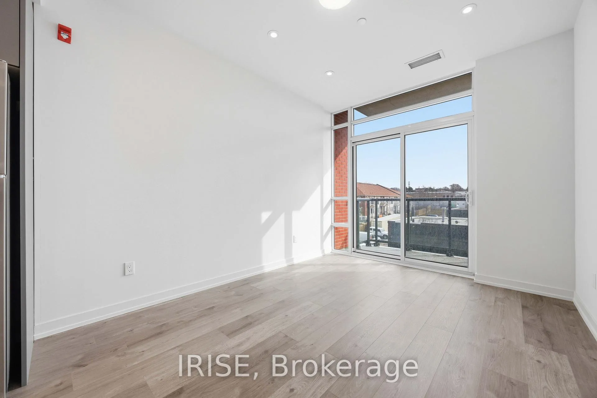 Photo 14 of Unit 307, 1010 Dundas Street E, Whitby, Pringle Creek — HOMEH